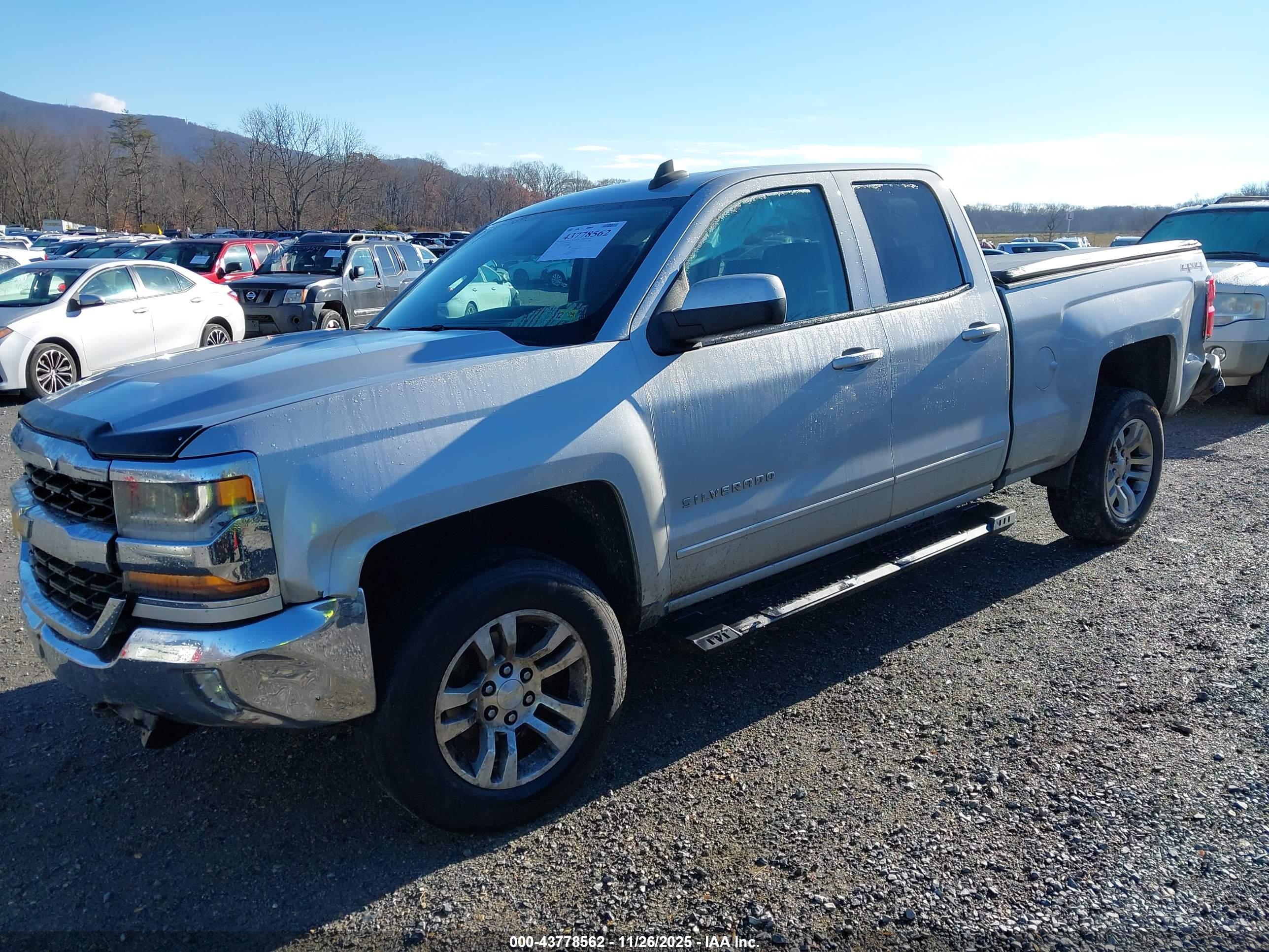 CHEVROLET SILVERADO image 2