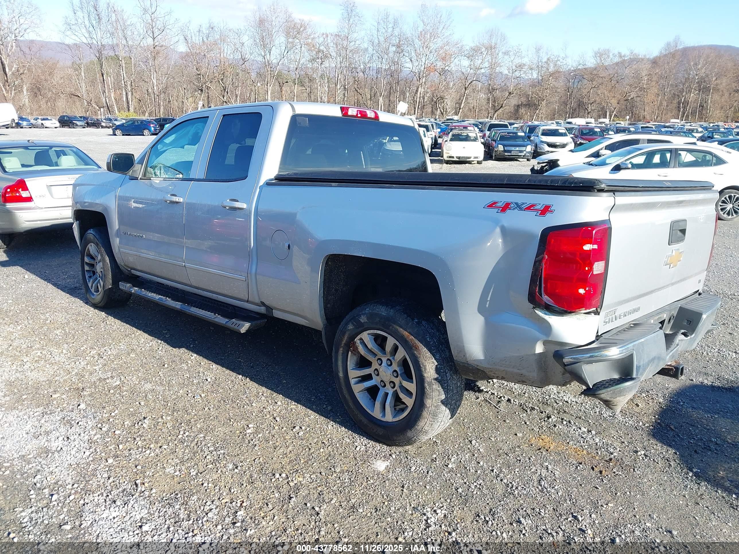CHEVROLET SILVERADO image 3