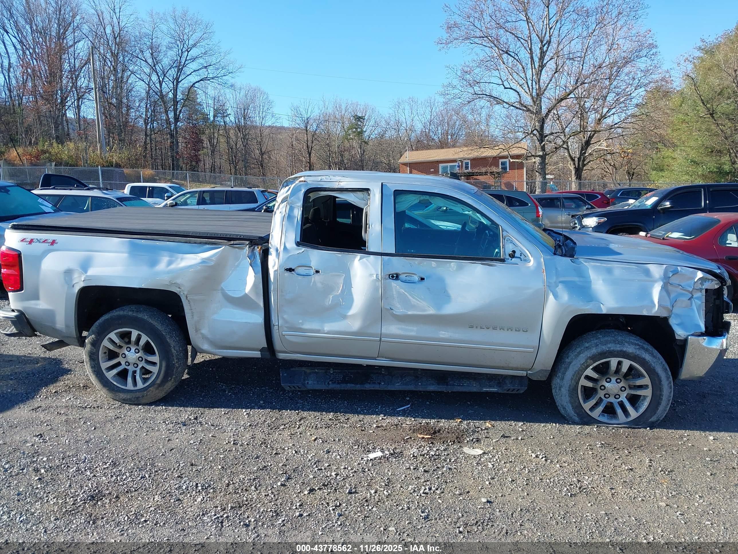 CHEVROLET SILVERADO image 6