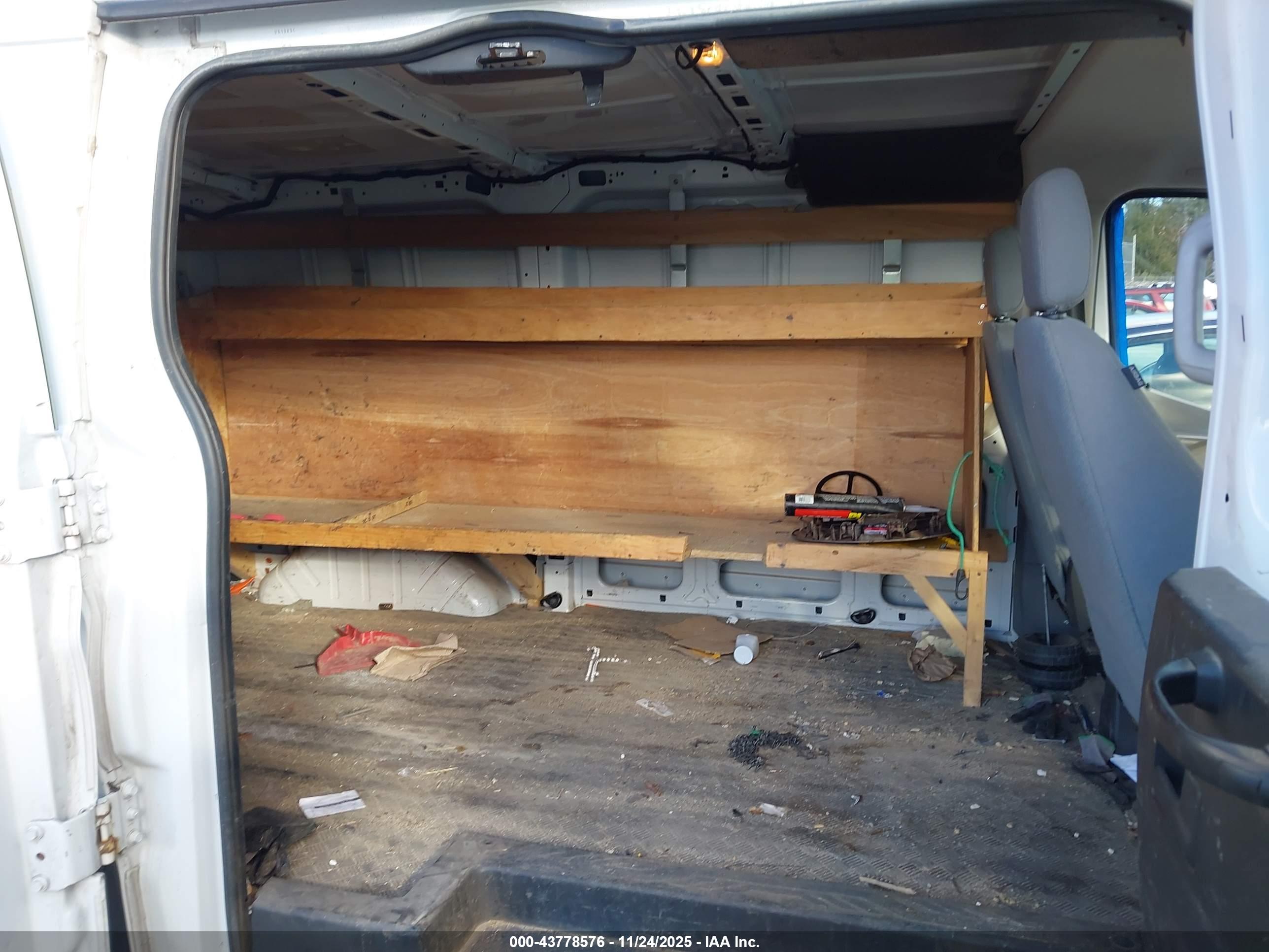 FORD TRANSIT-250 image 8