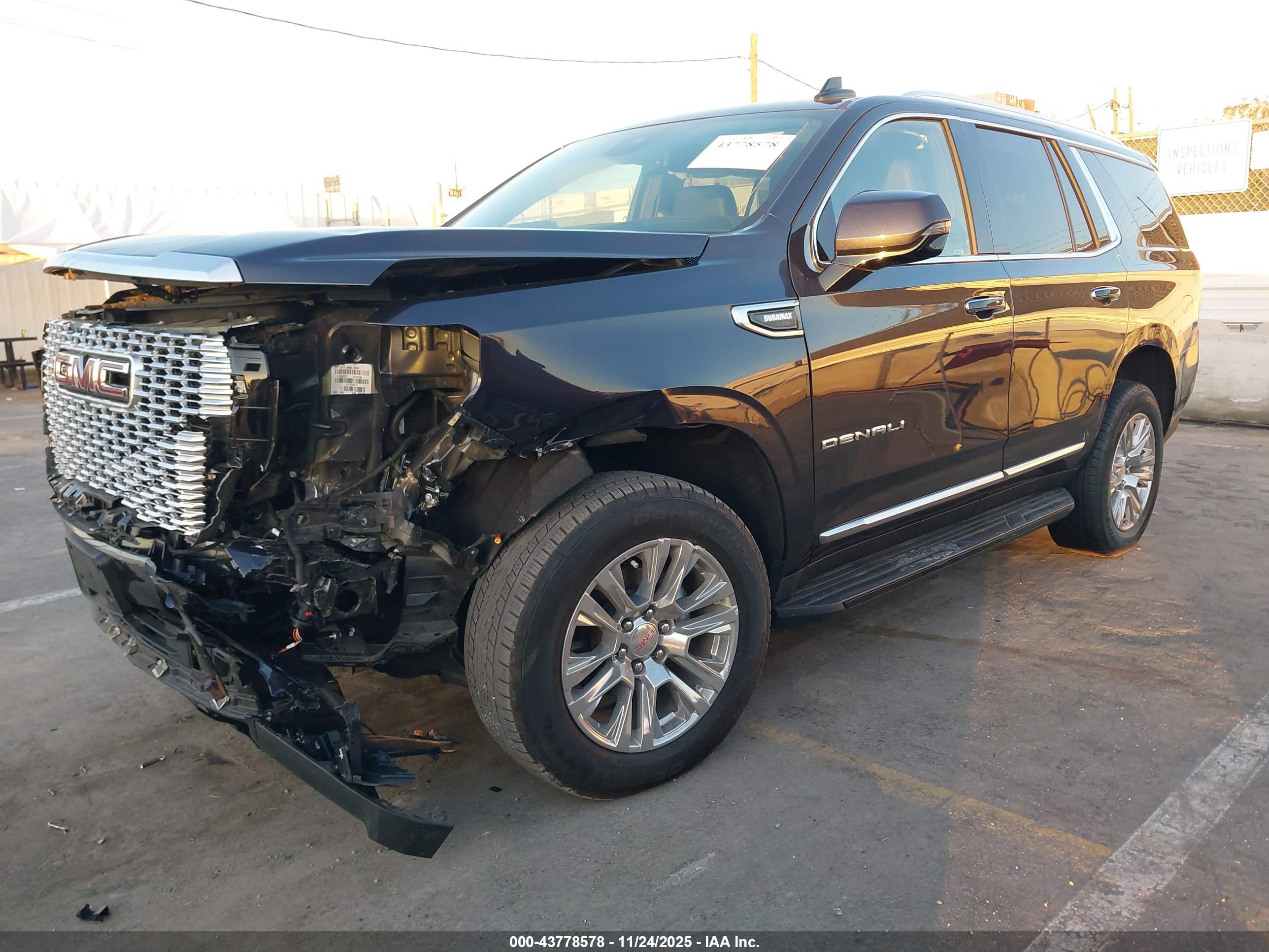 GMC YUKON image 2
