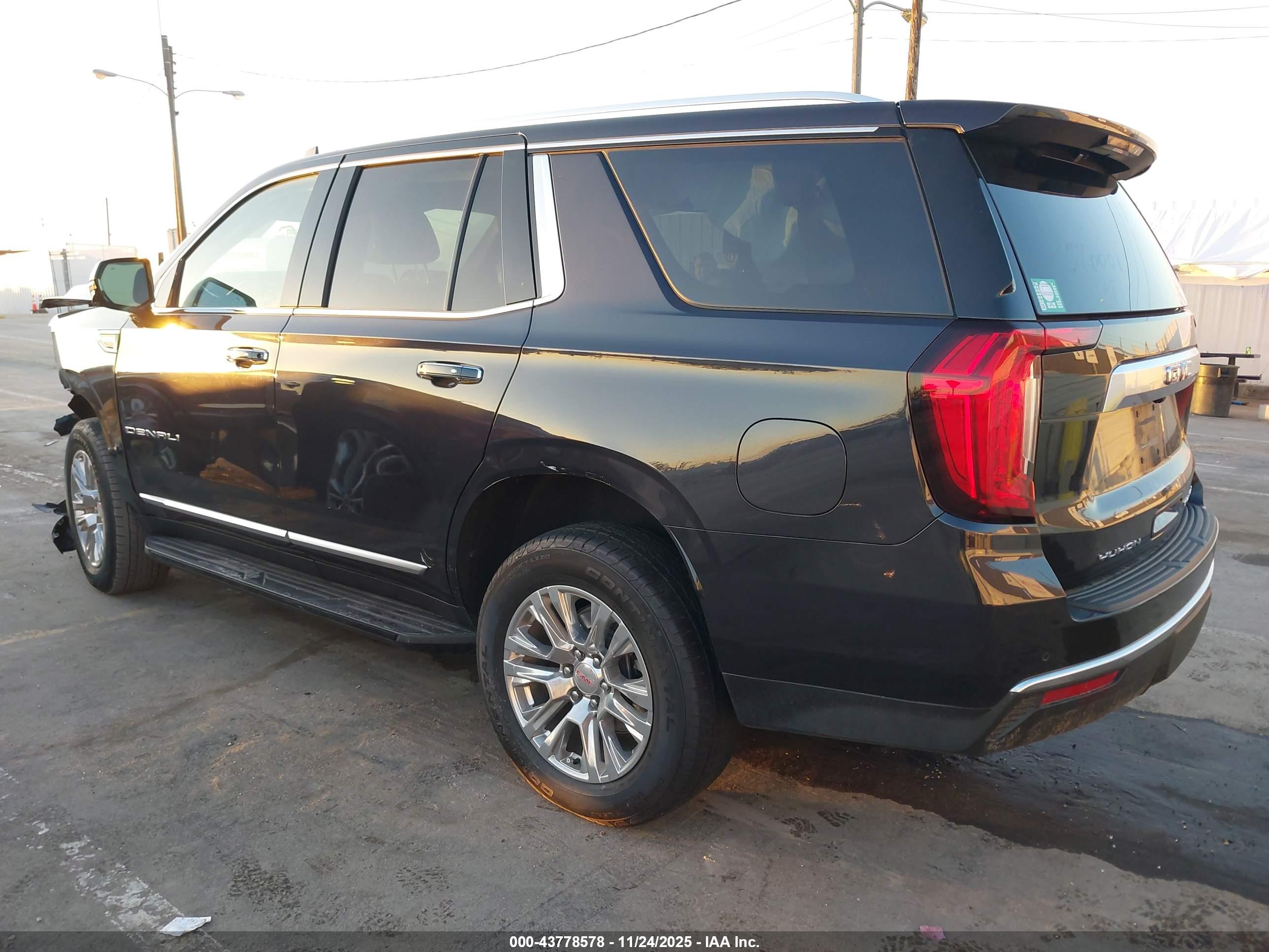 GMC YUKON image 3
