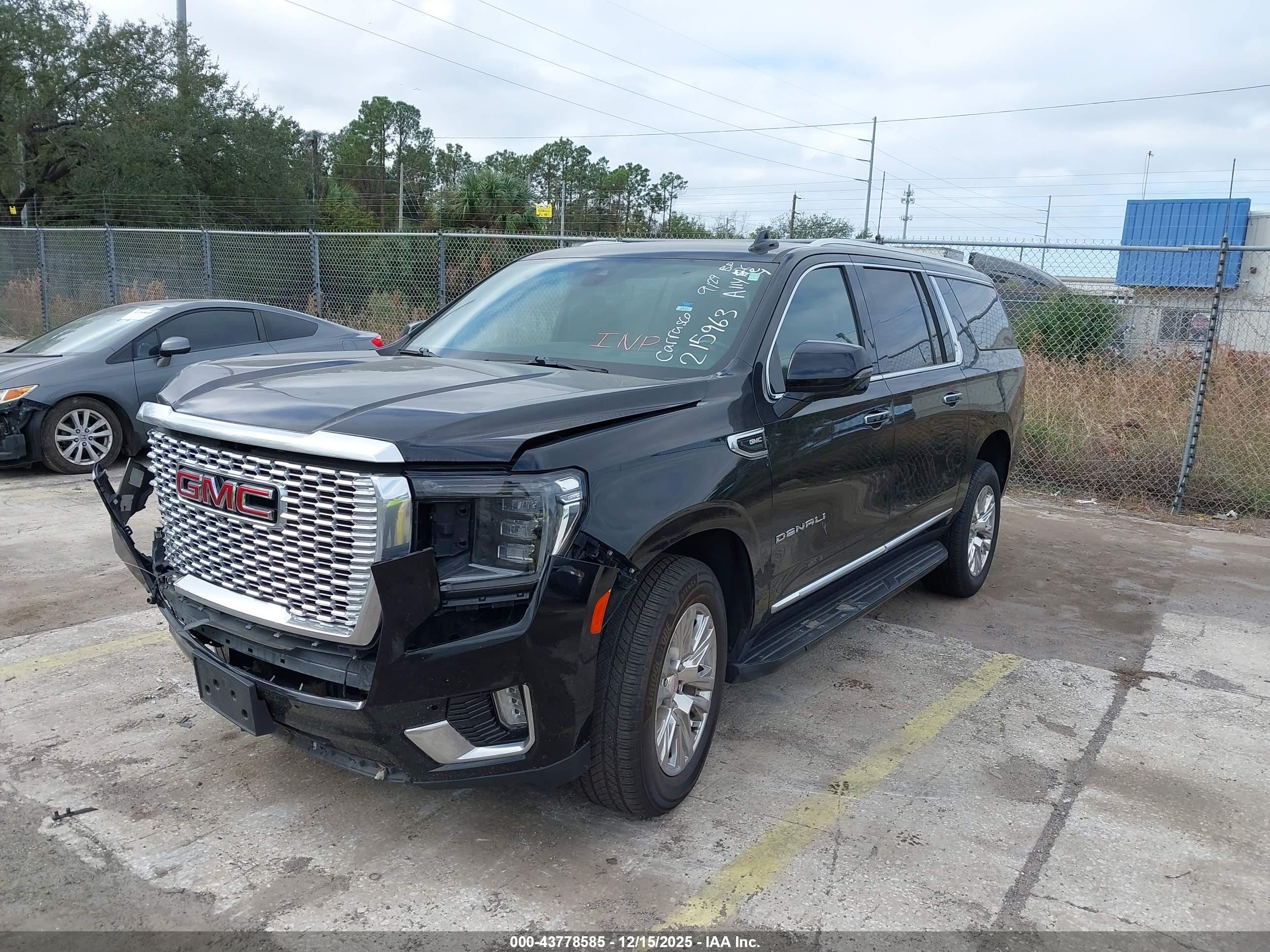 GMC YUKON image 2