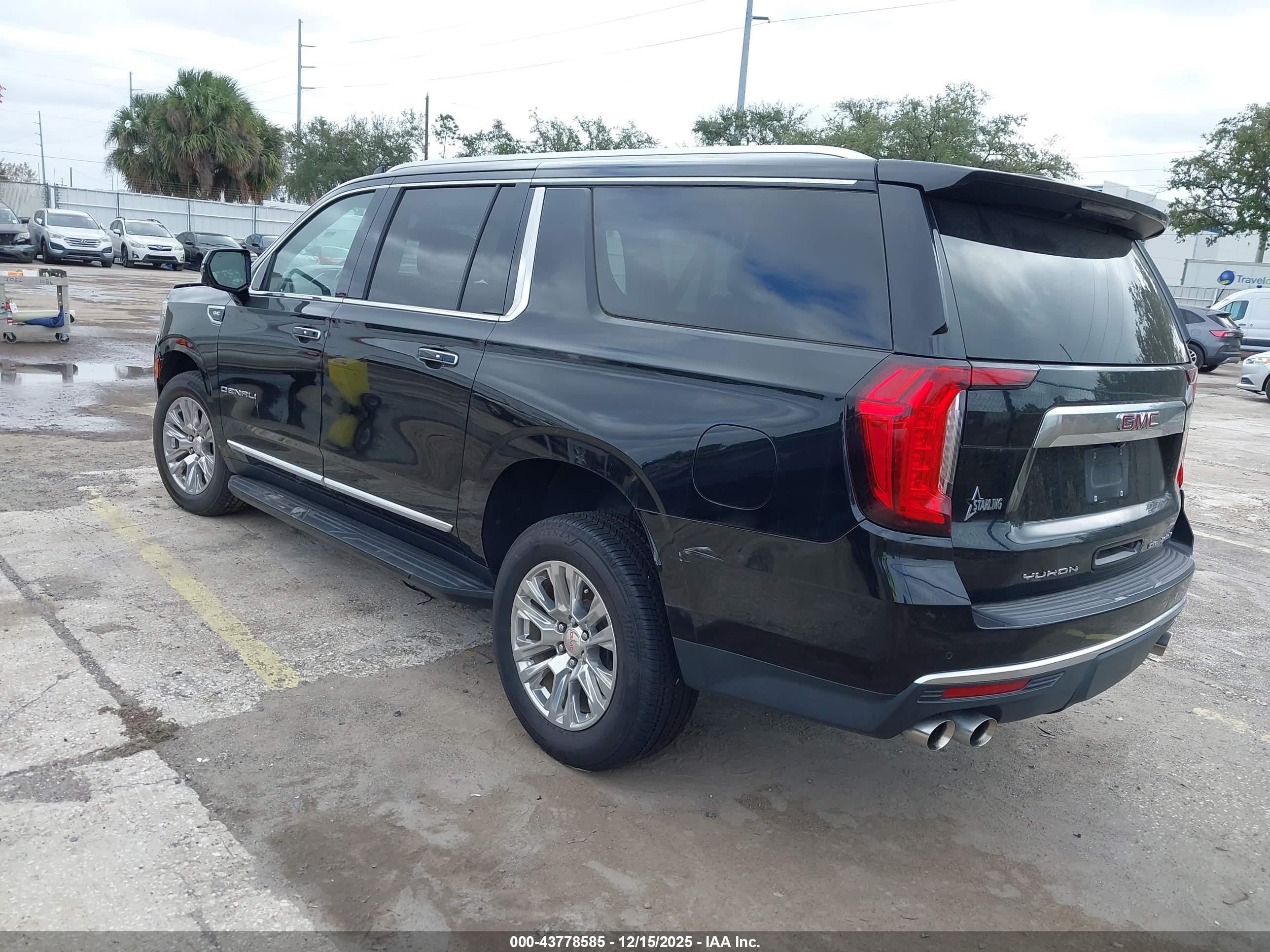 GMC YUKON image 3