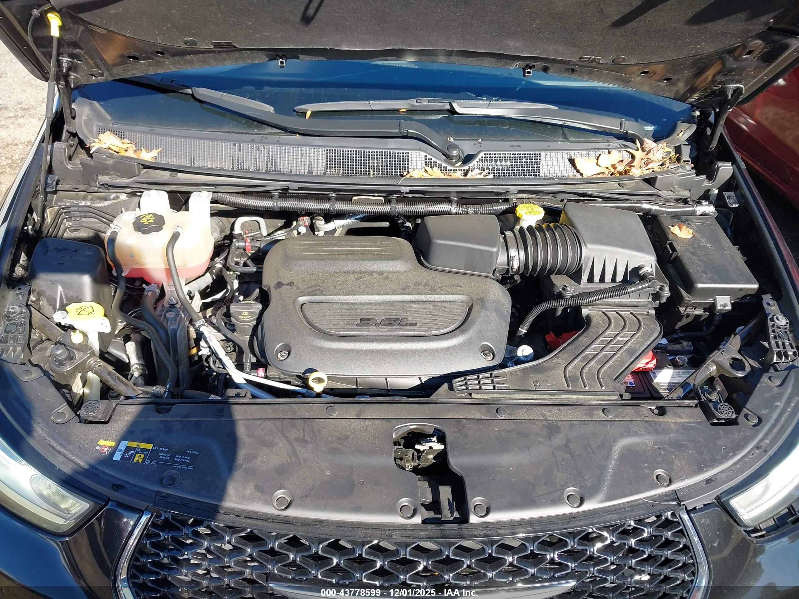 CHRYSLER PACIFICA image 10