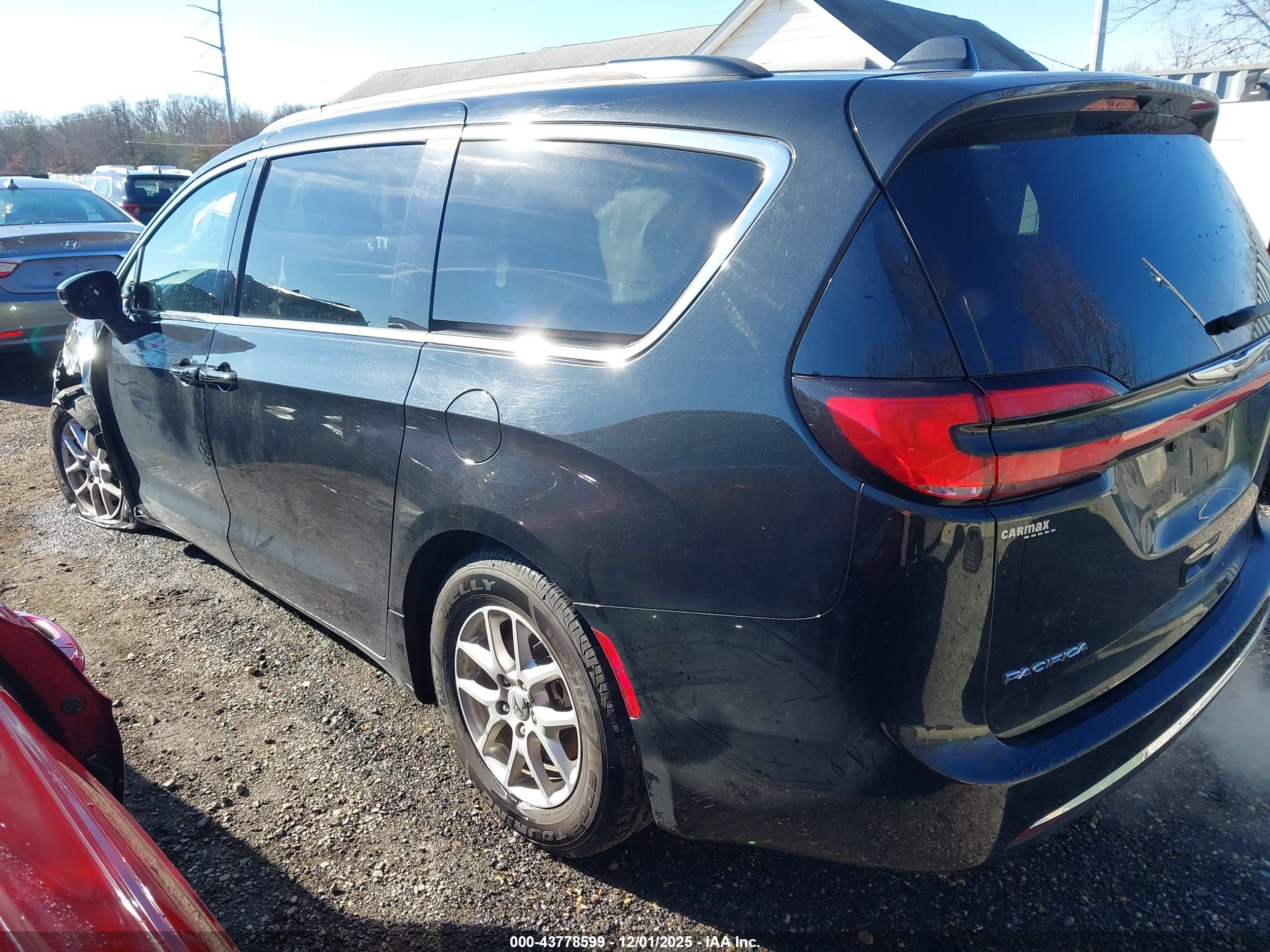 CHRYSLER PACIFICA image 3