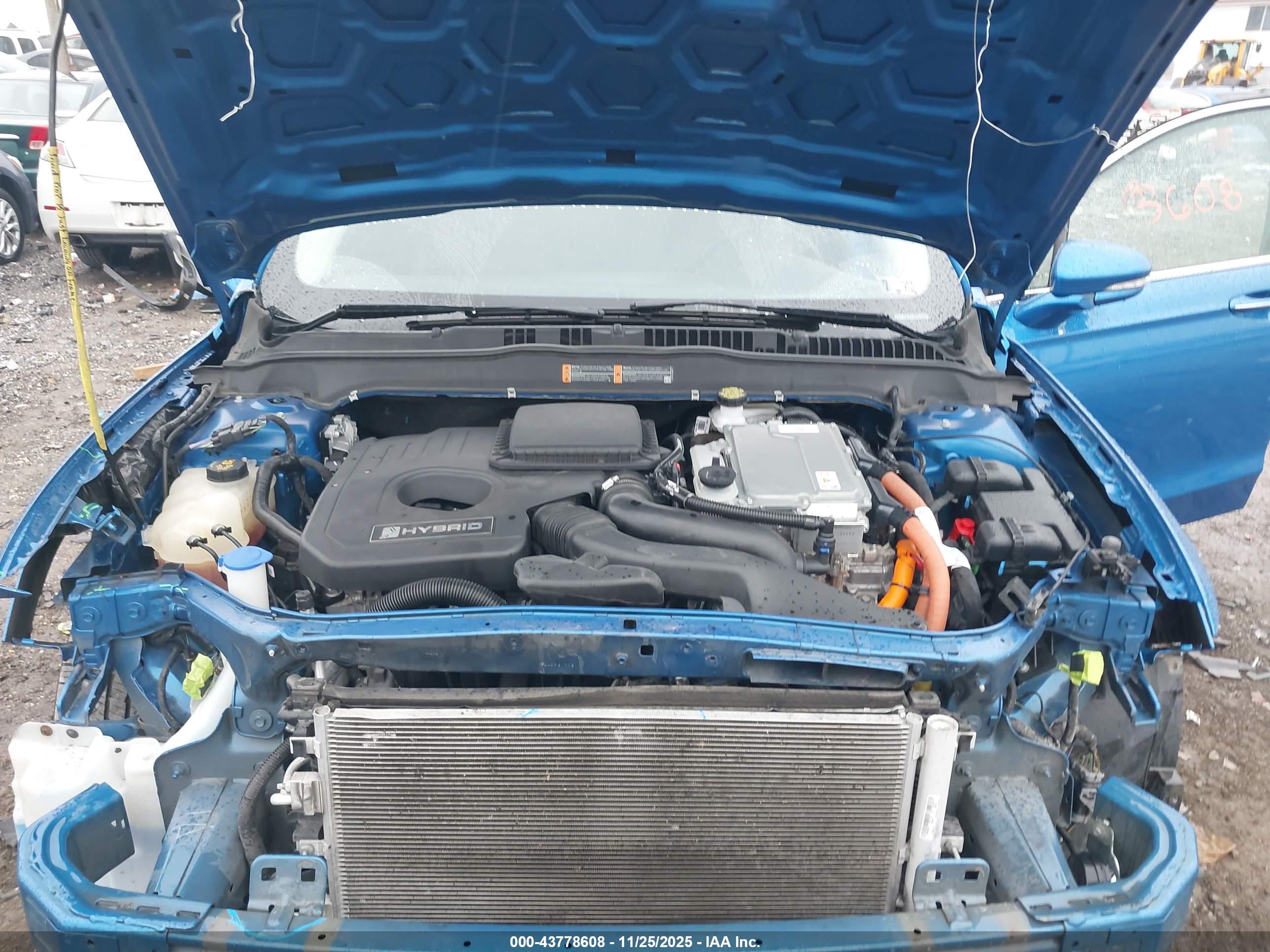 FORD FUSION image 10