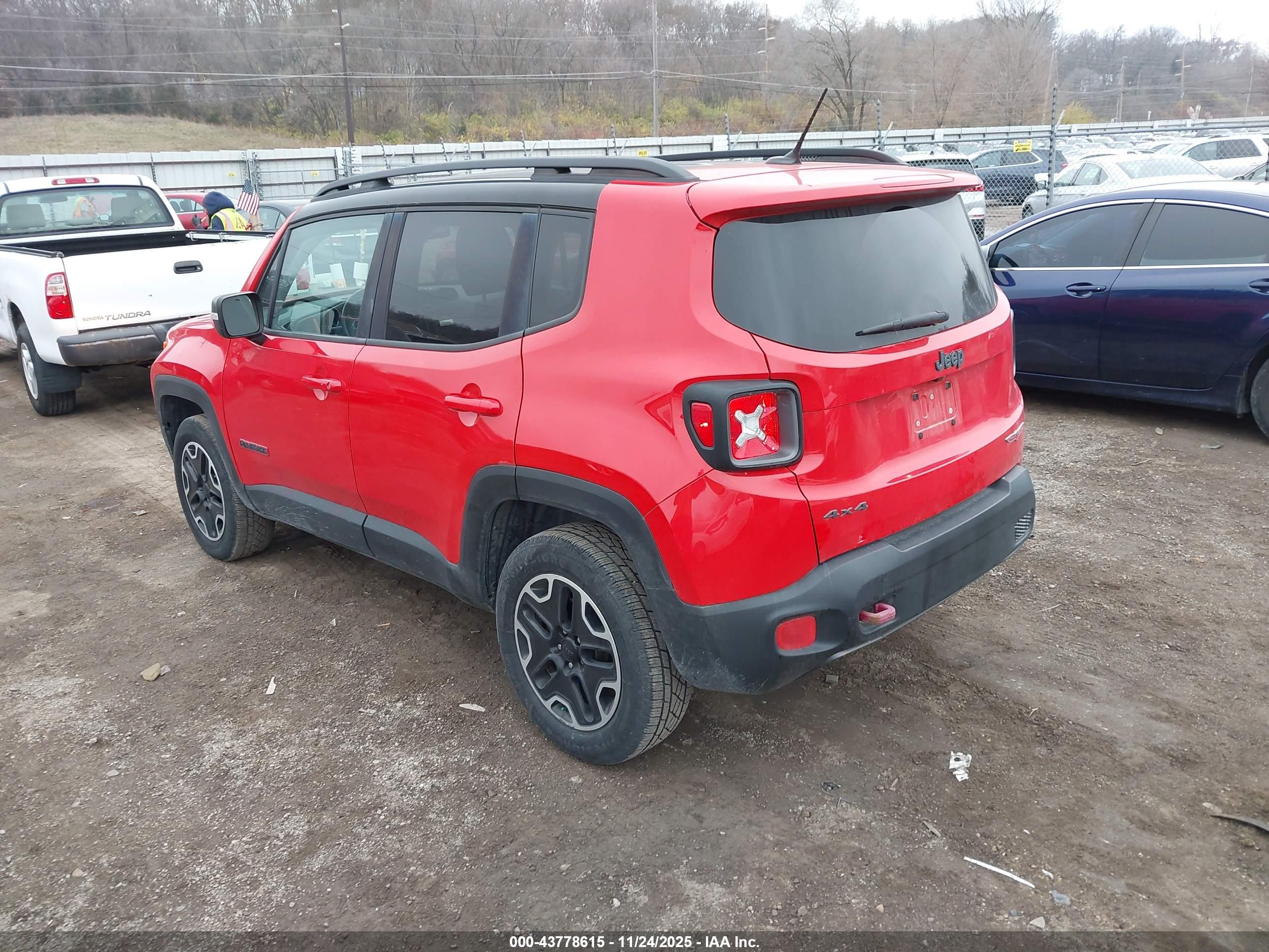 JEEP RENEGADE image 3