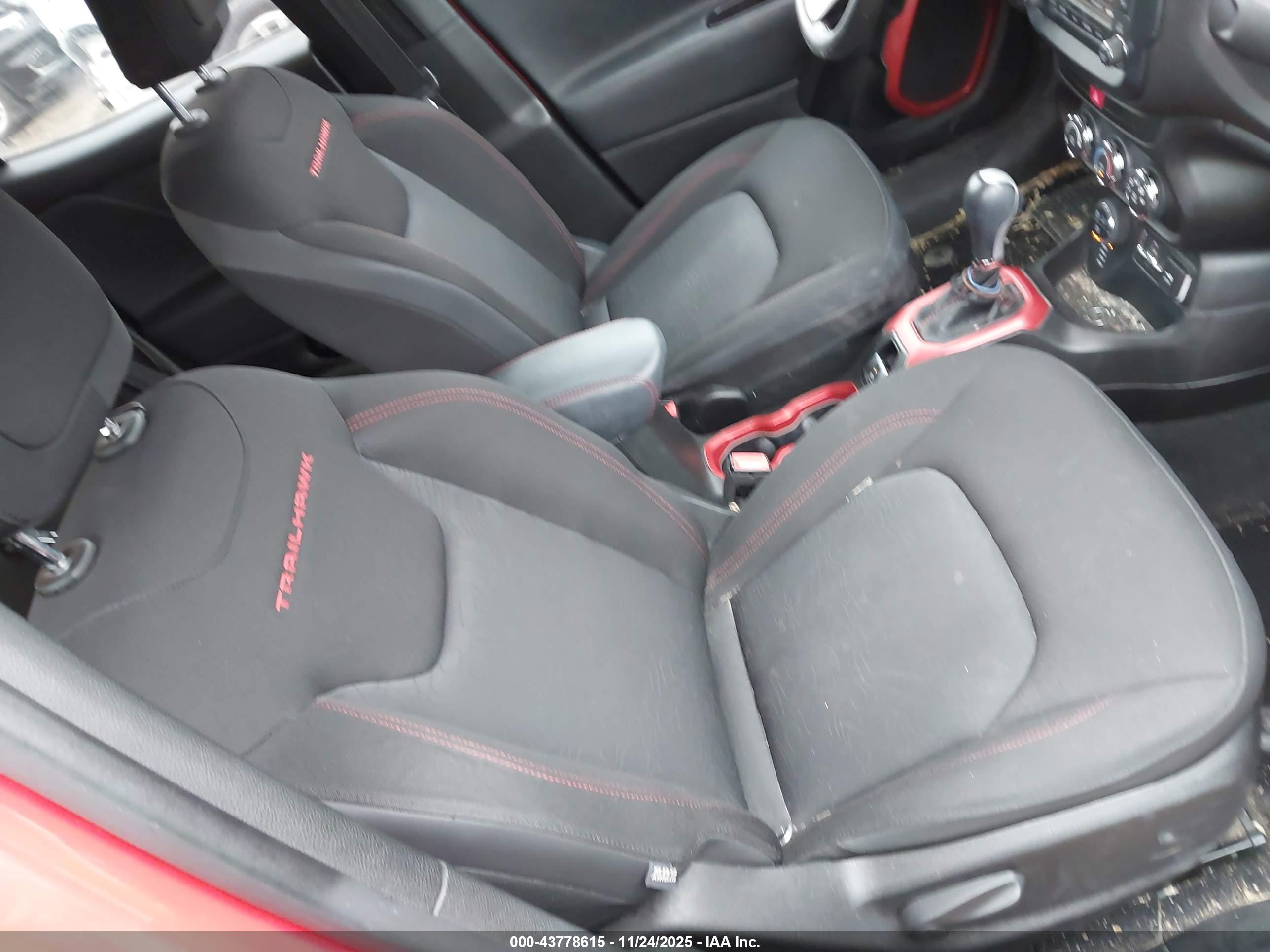 JEEP RENEGADE image 5
