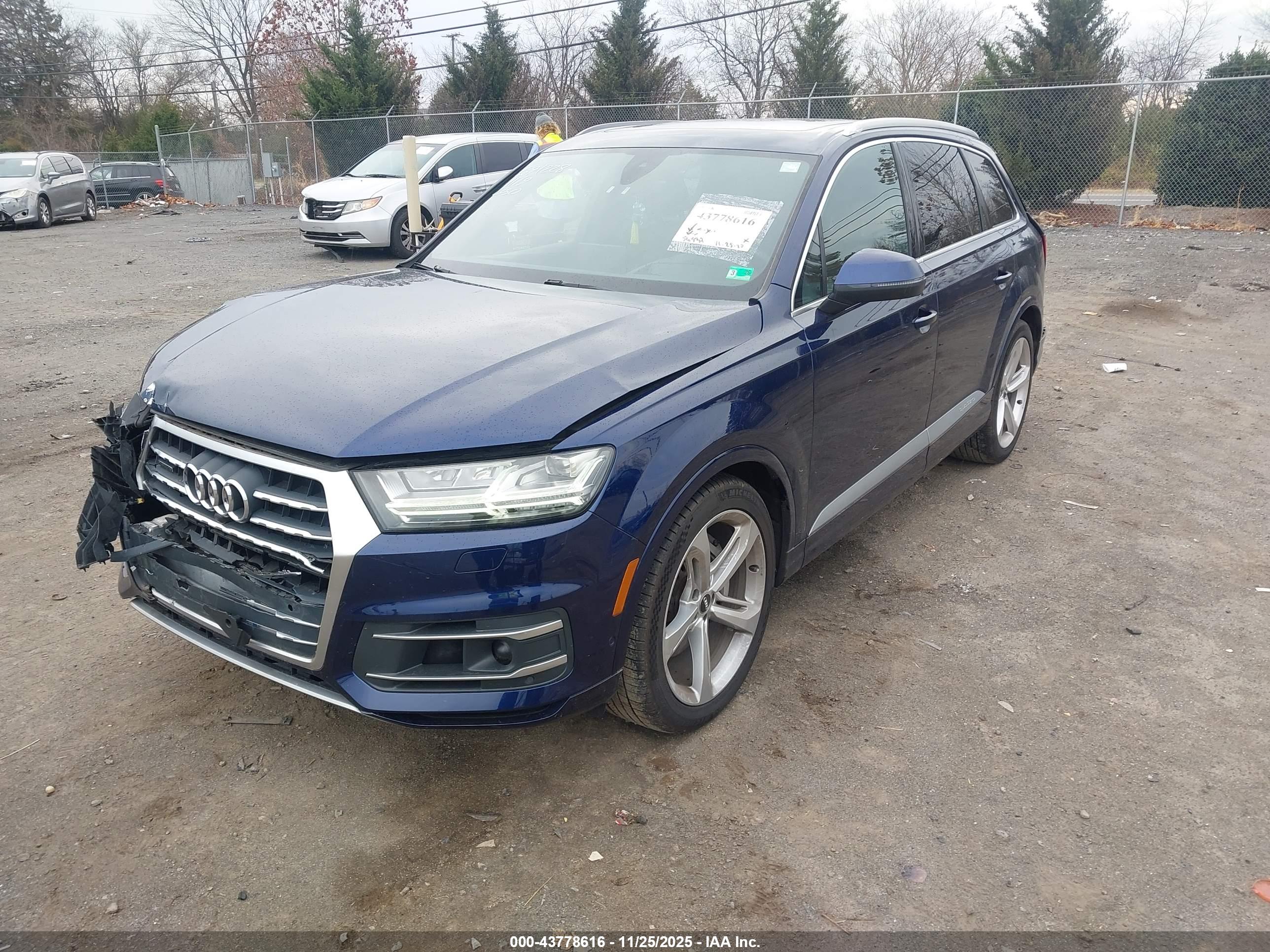 AUDI Q7 image 2