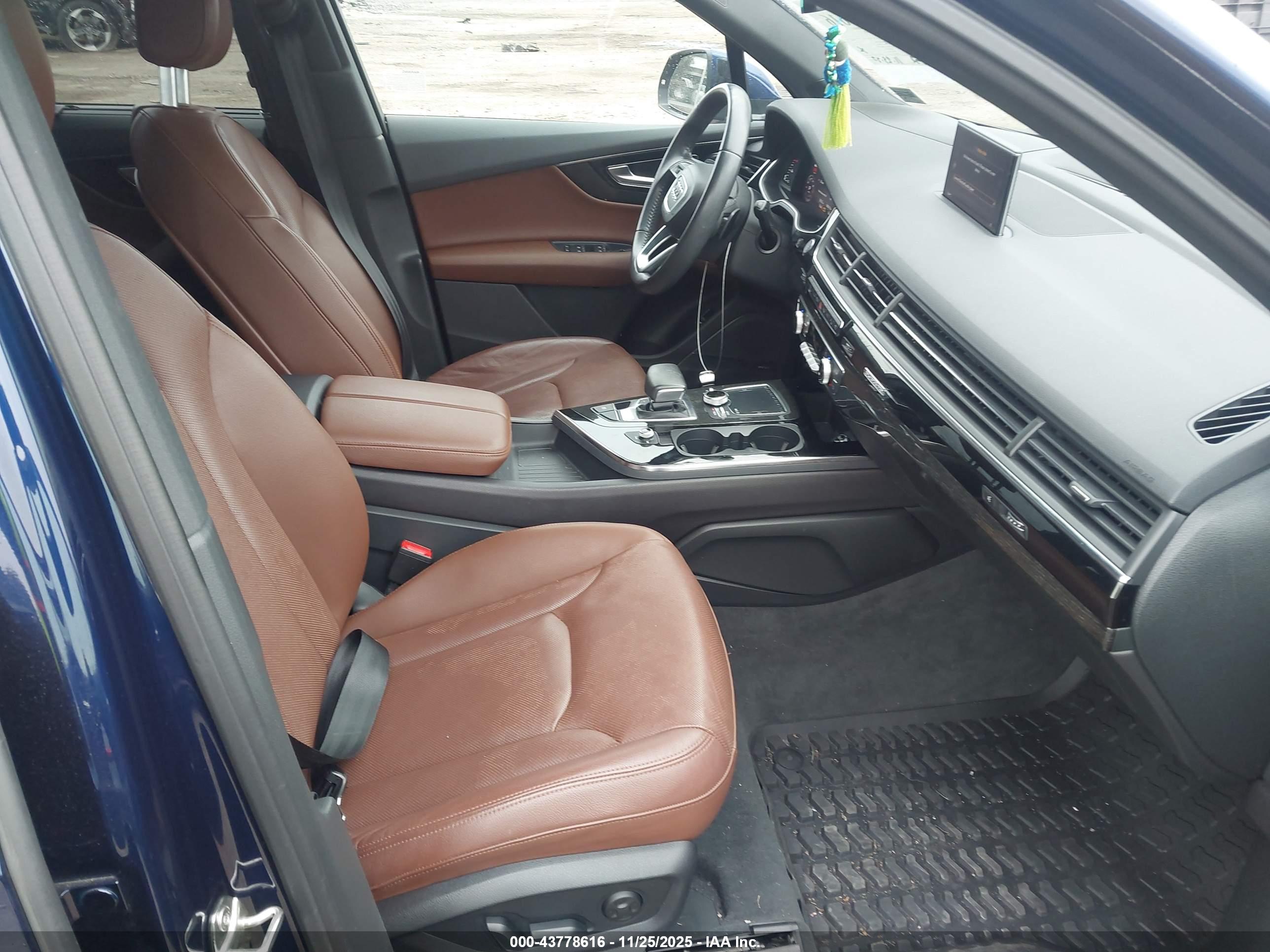 AUDI Q7 image 5