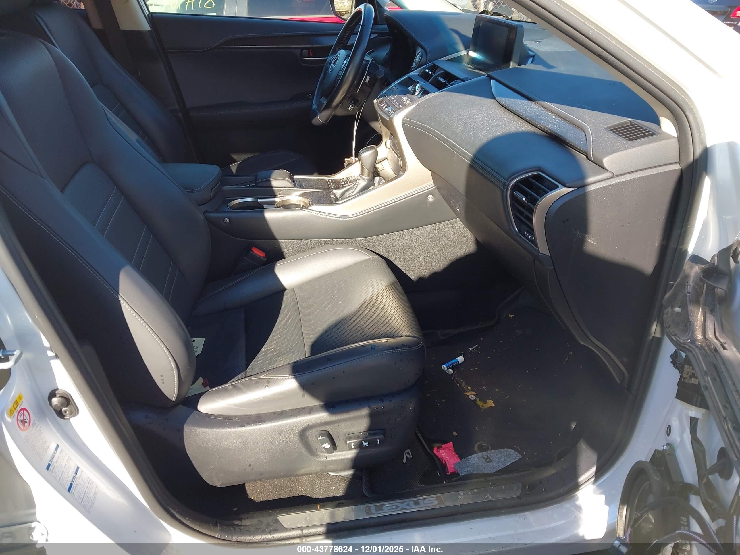 LEXUS NX image 5