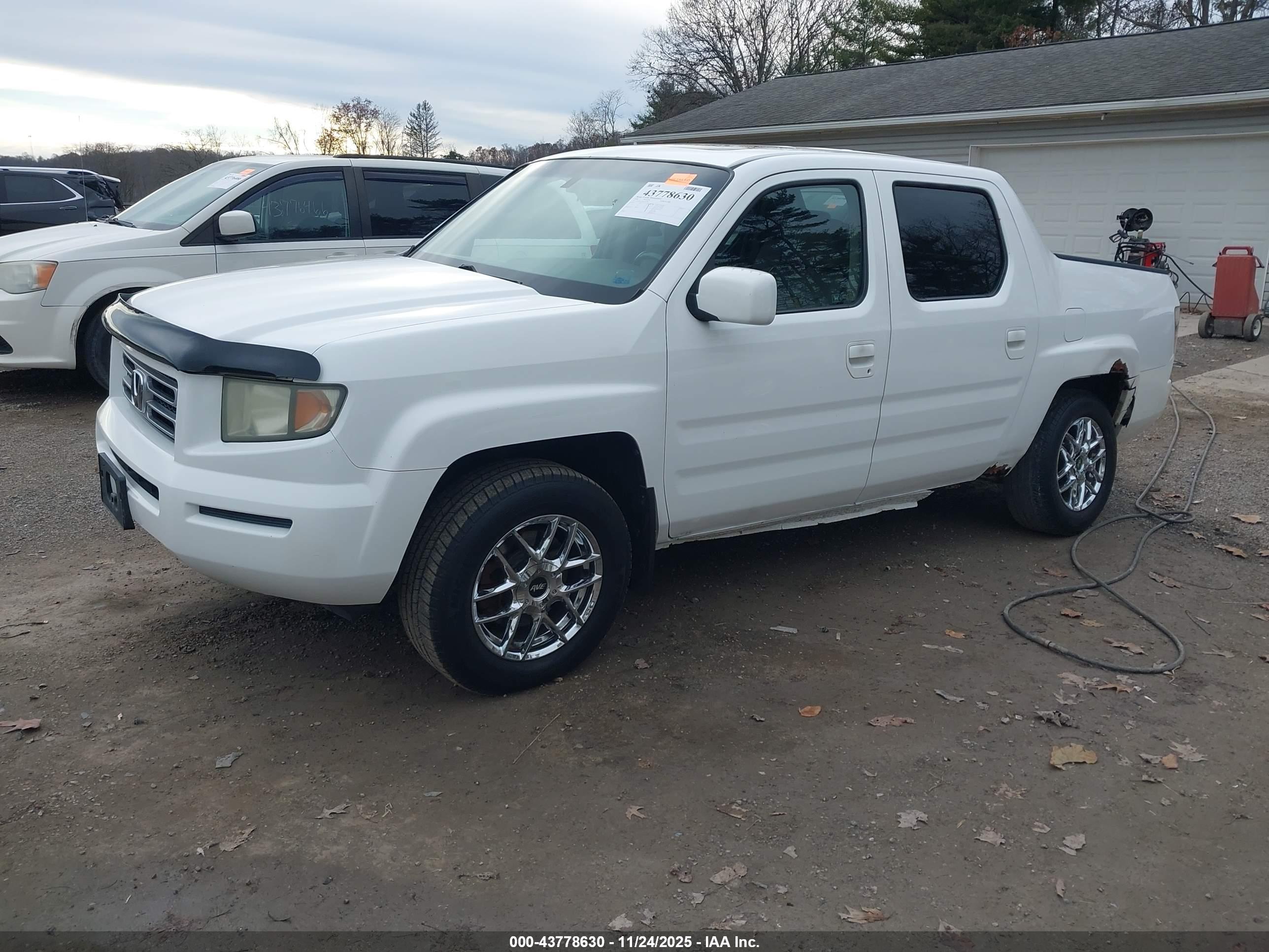 HONDA RIDGELINE image 2