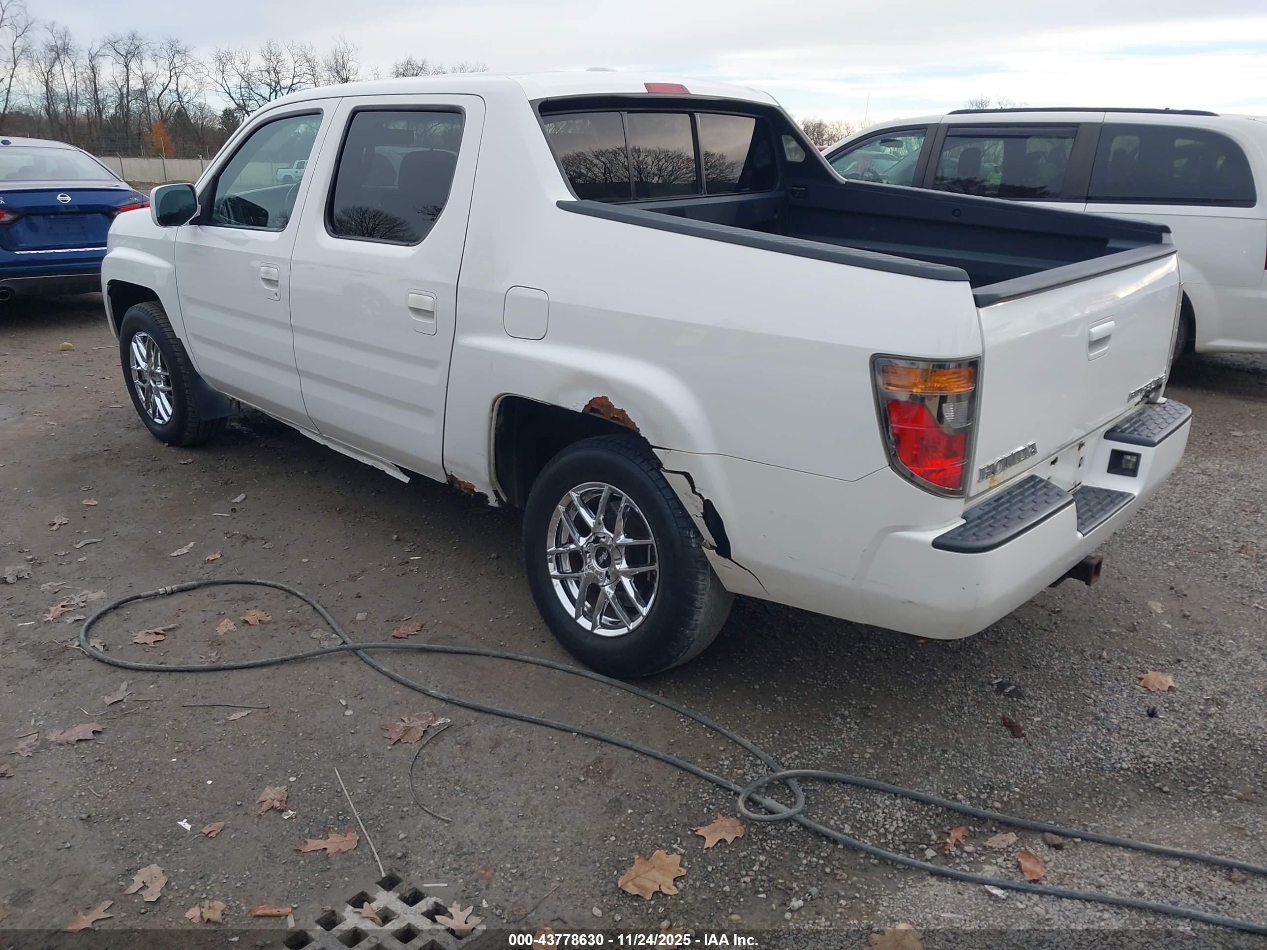 HONDA RIDGELINE image 3