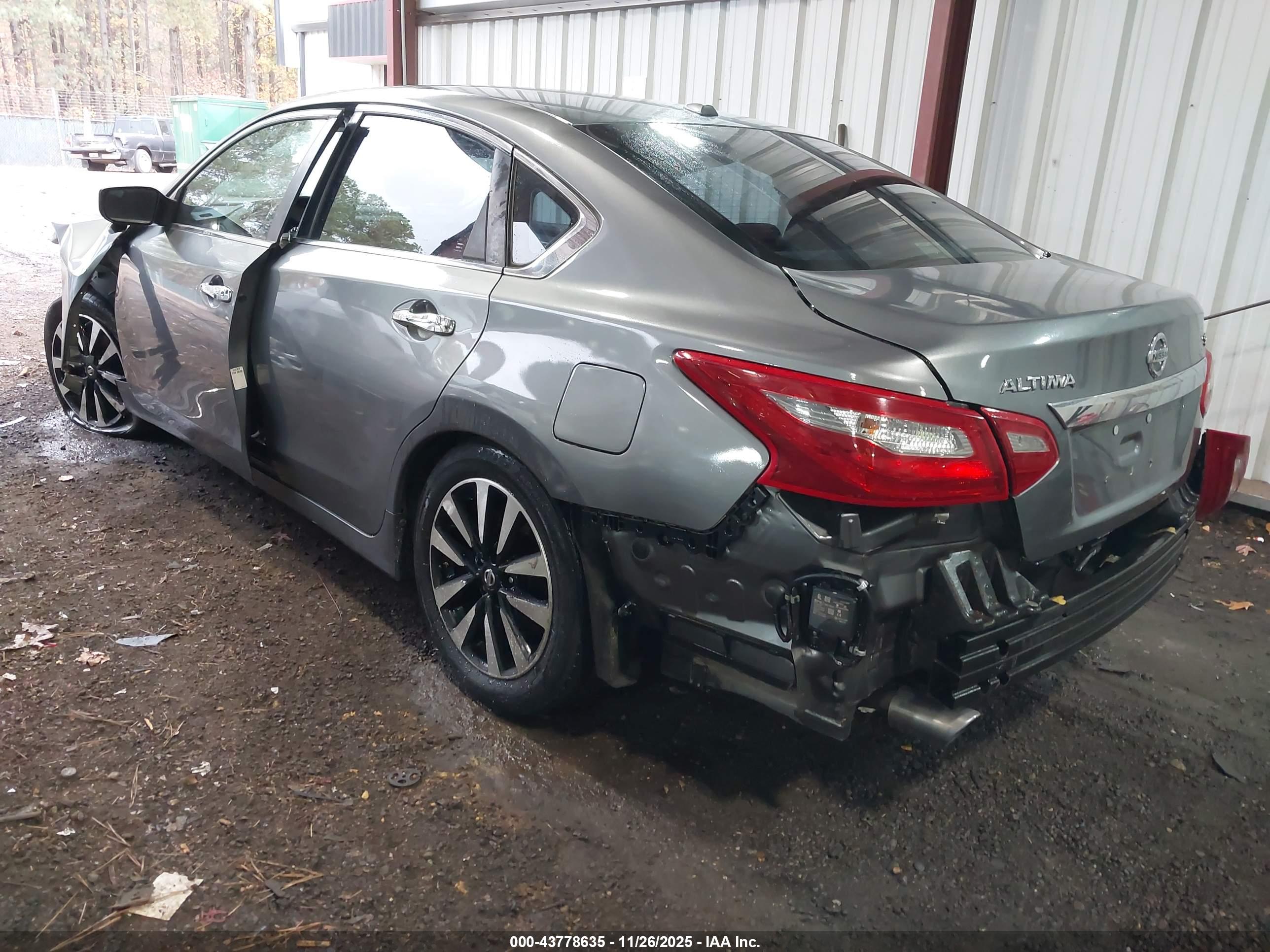 NISSAN ALTIMA image 3