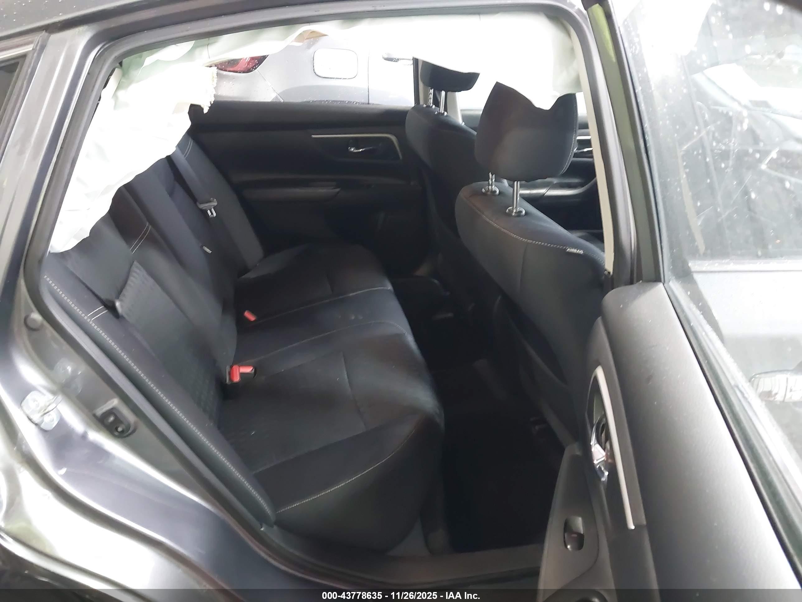 NISSAN ALTIMA image 8