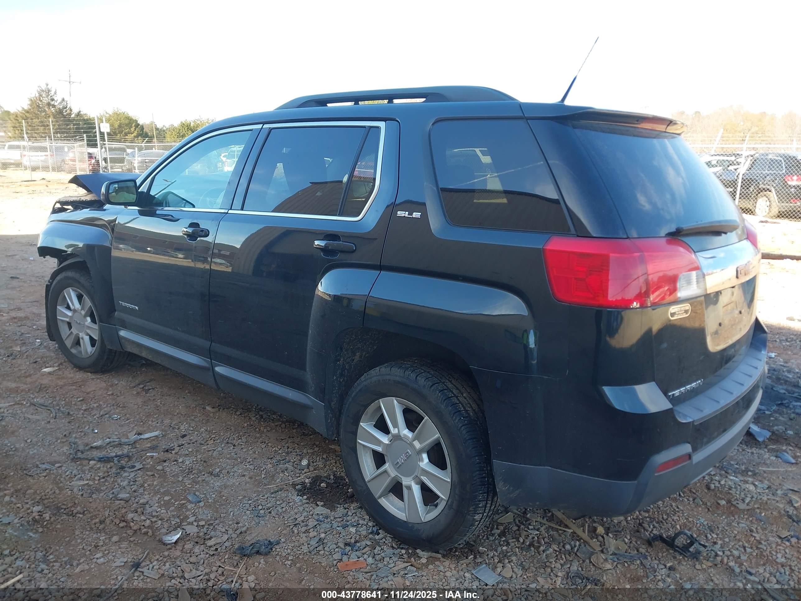 GMC TERRAIN image 3