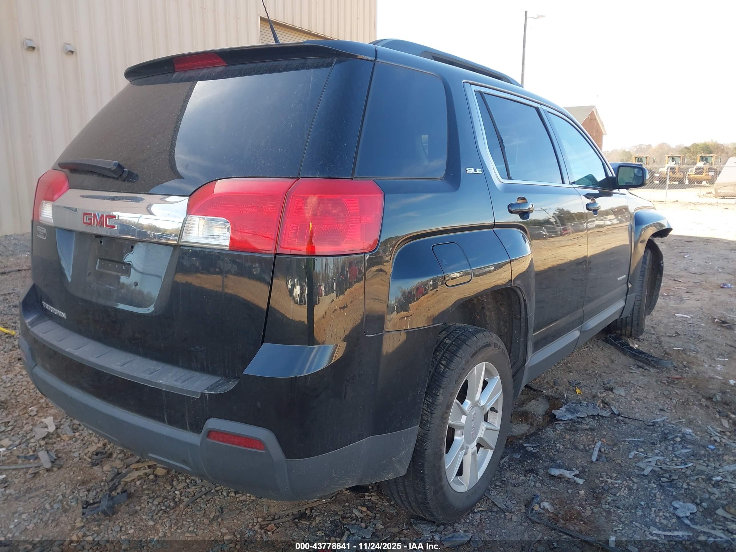 GMC TERRAIN image 4
