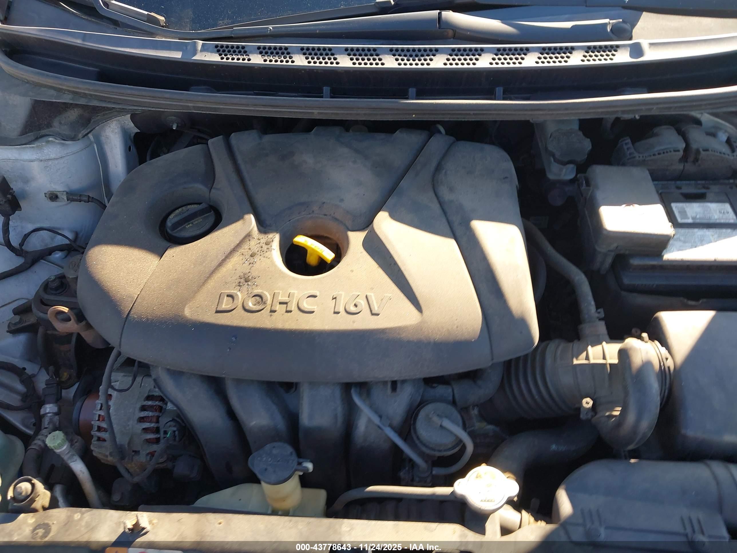 HYUNDAI ELANTRA image 10