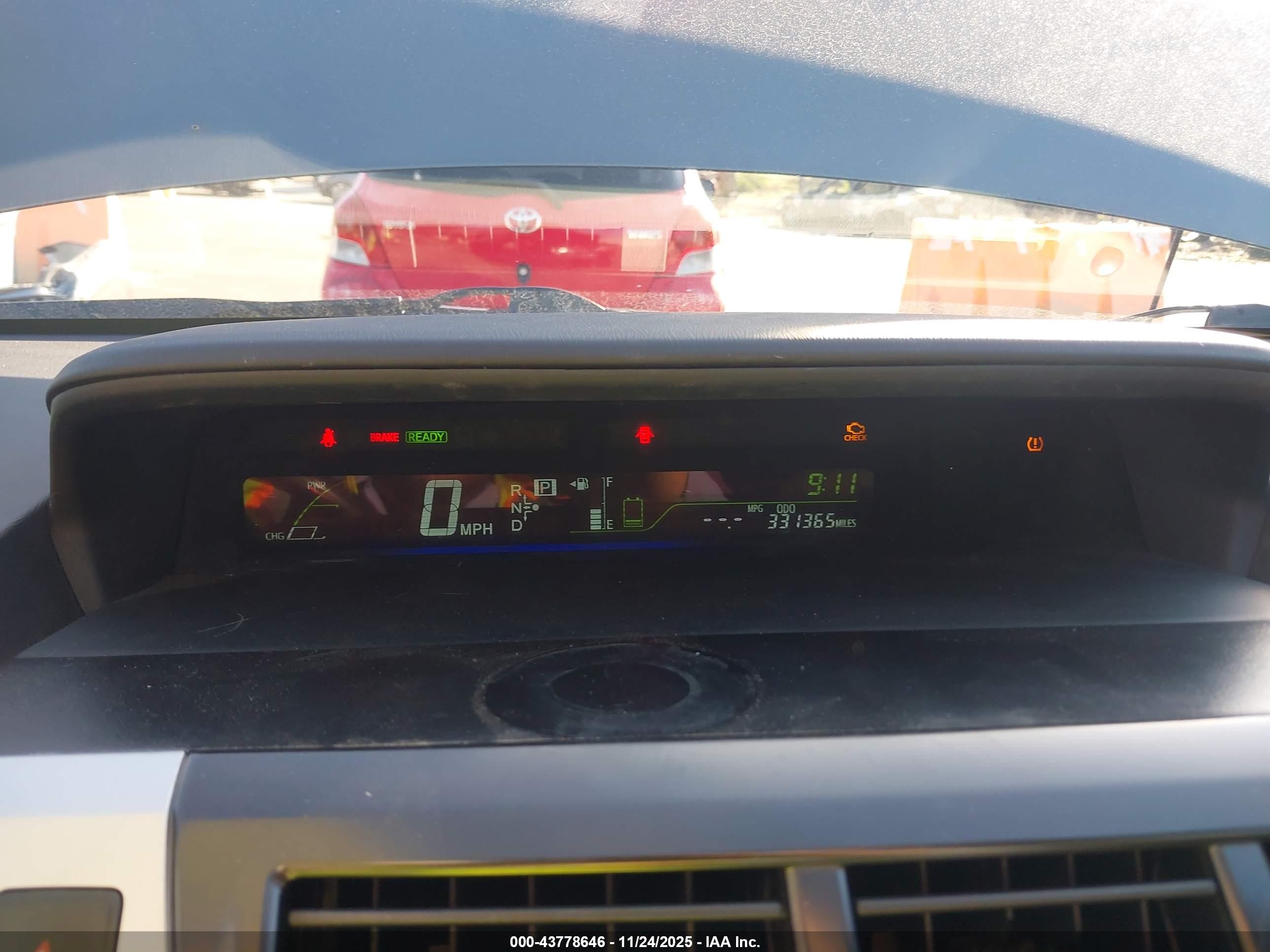 TOYOTA PRIUS image 7