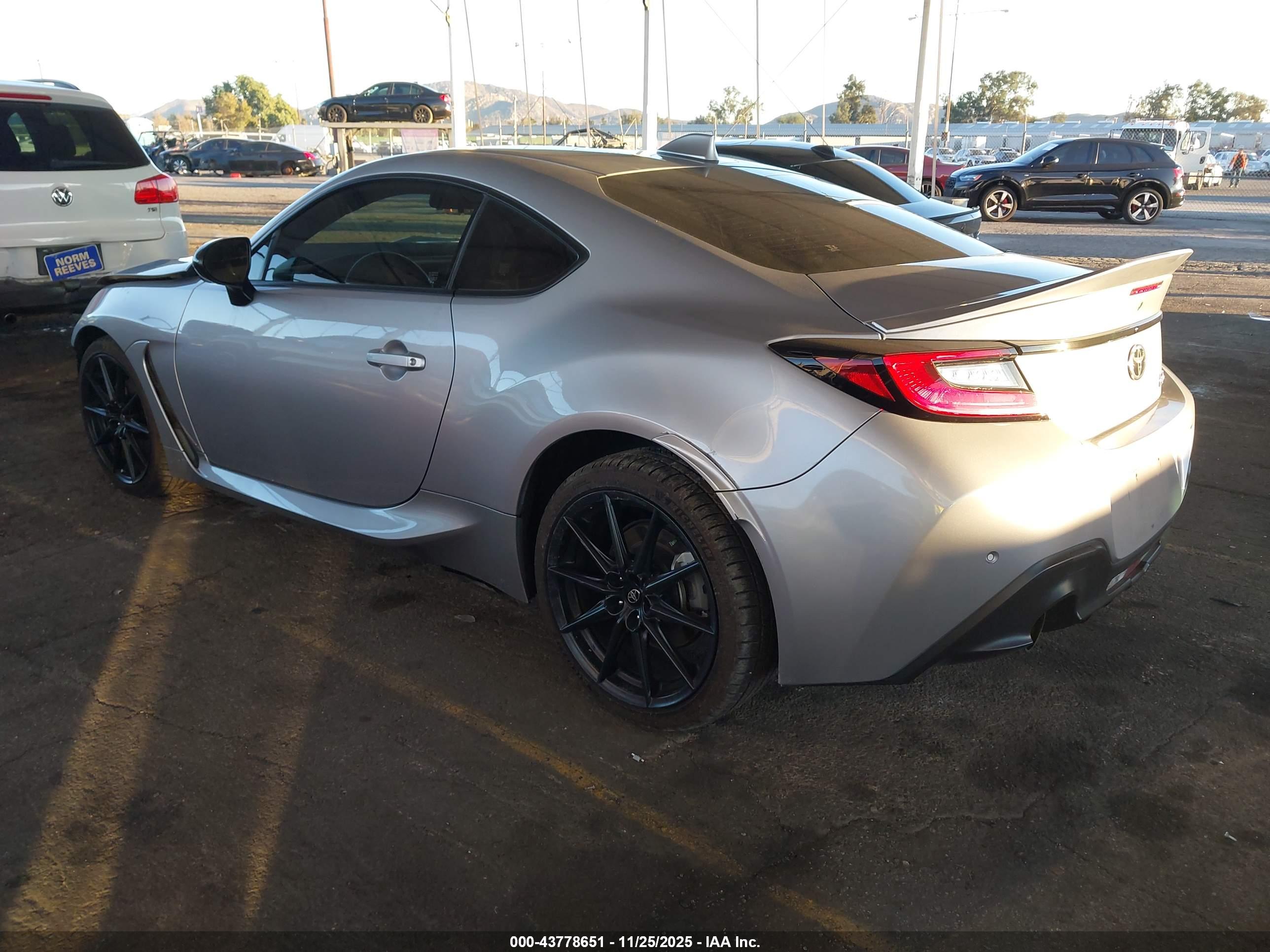TOYOTA GR86 image 3