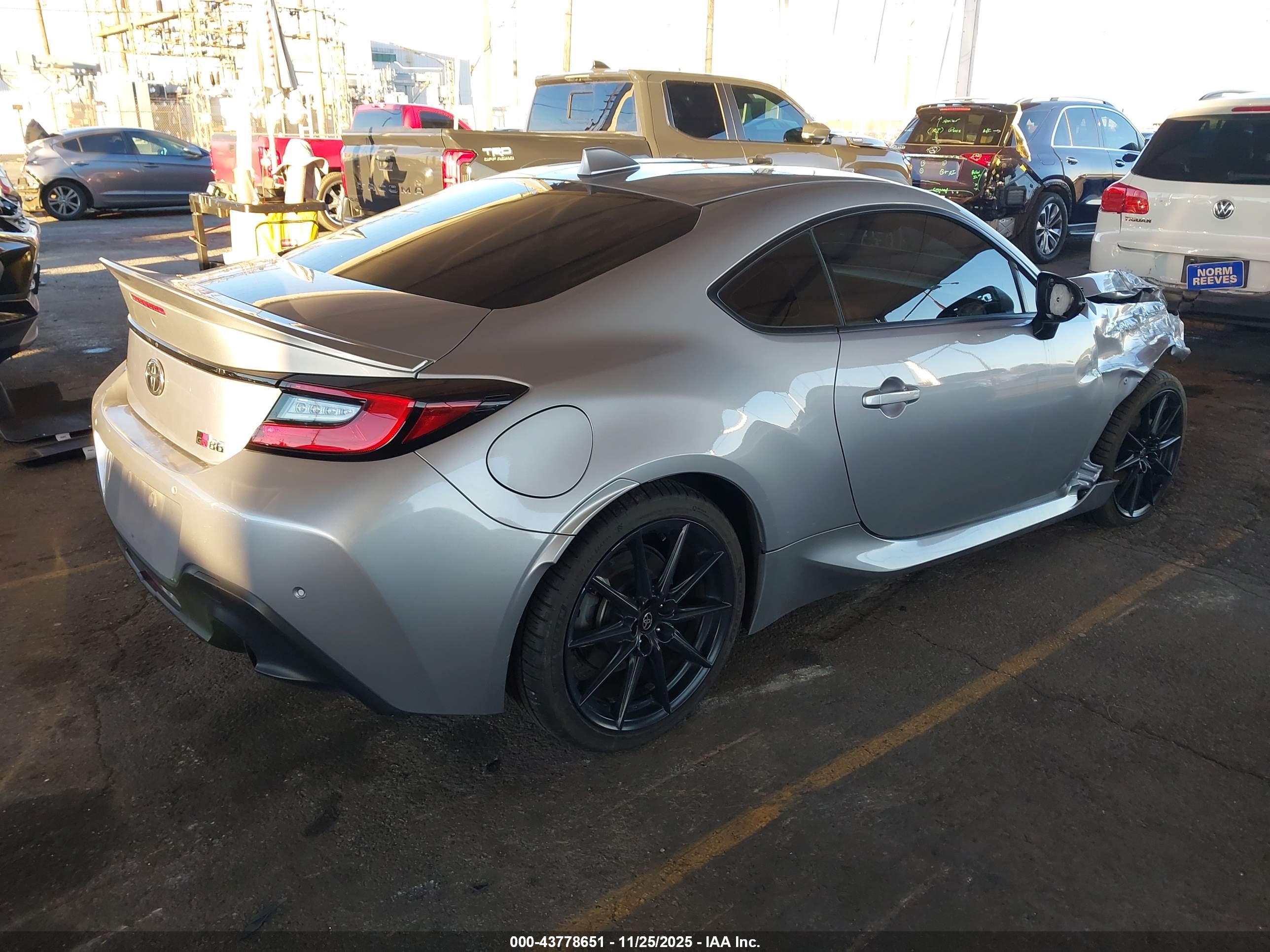TOYOTA GR86 image 4