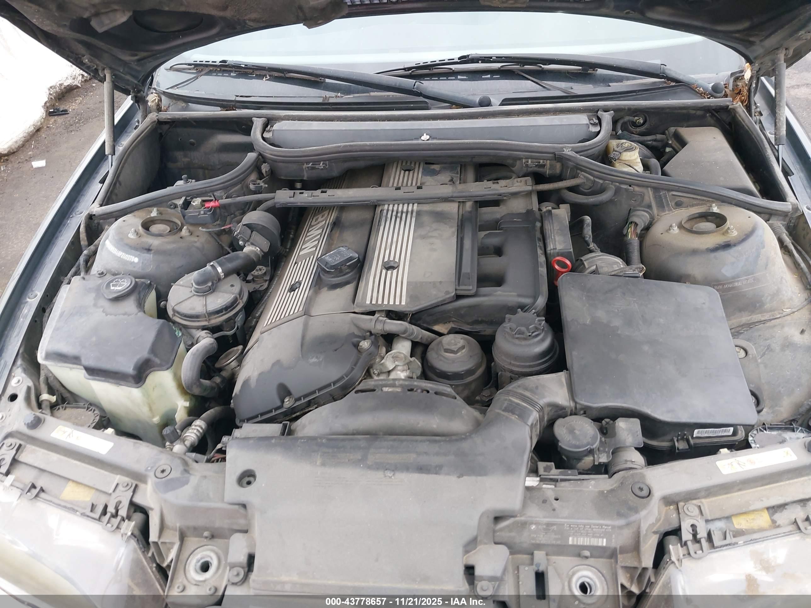BMW 330CI image 10