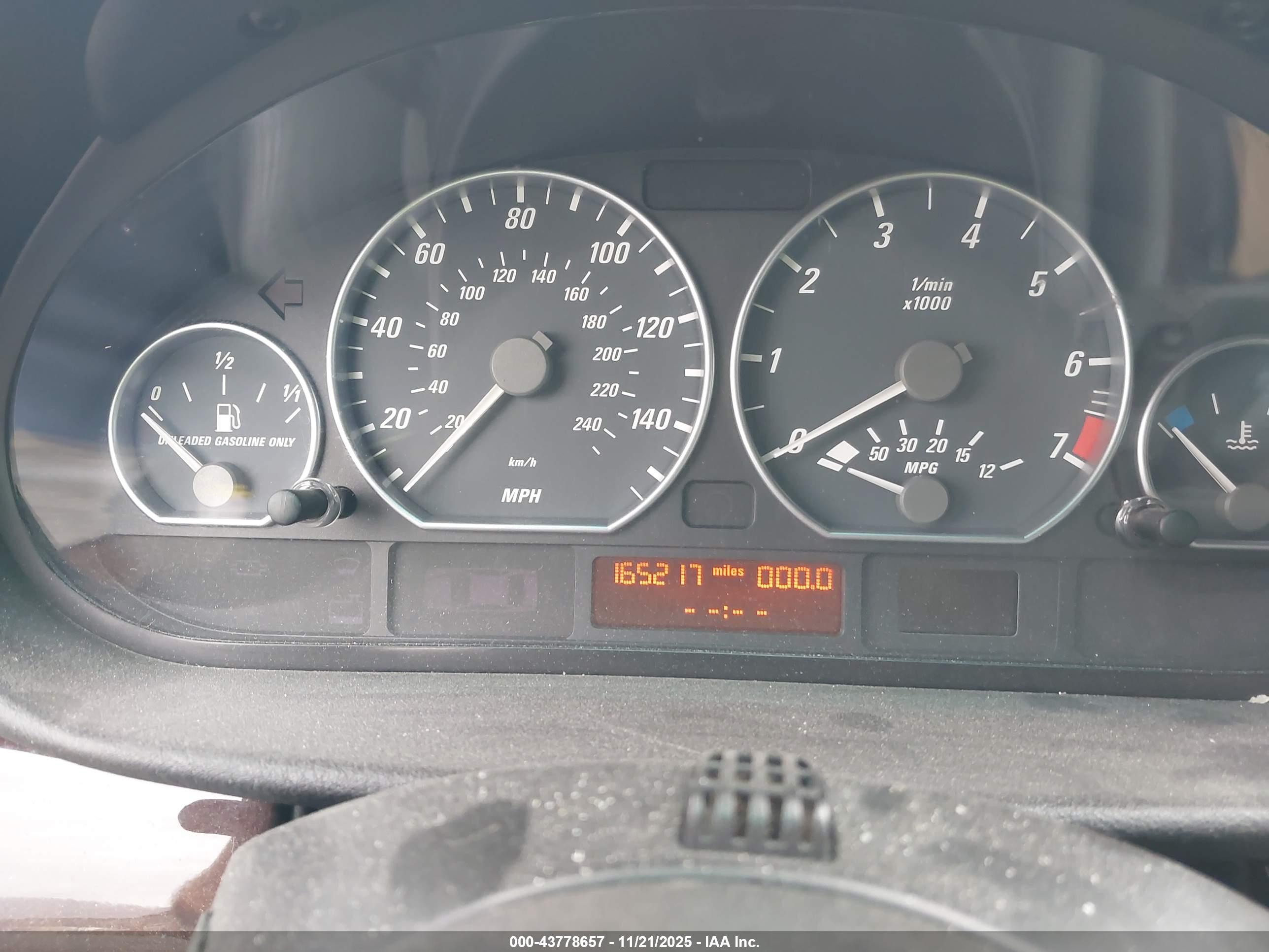 BMW 330CI image 7
