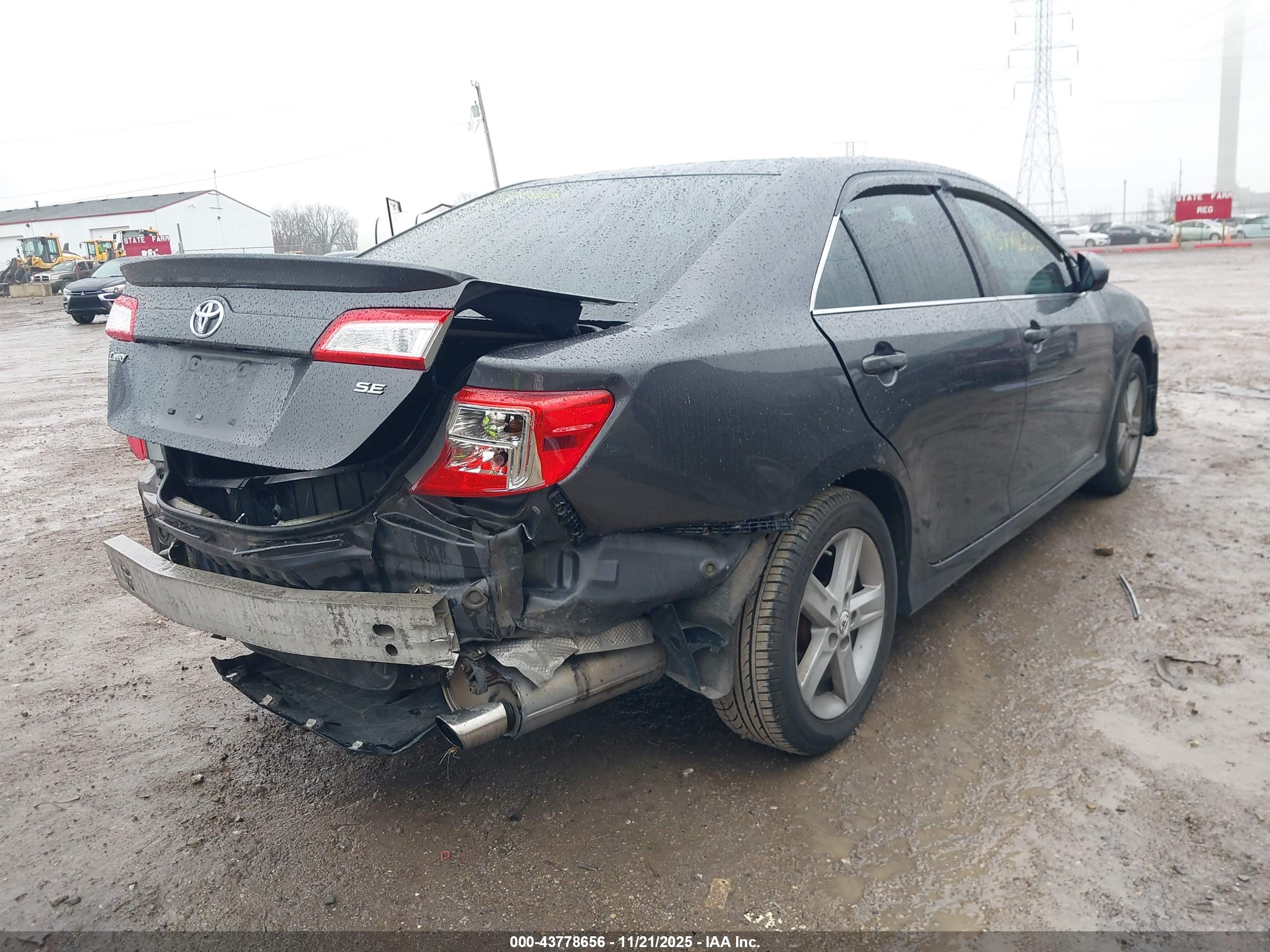 TOYOTA CAMRY image 6