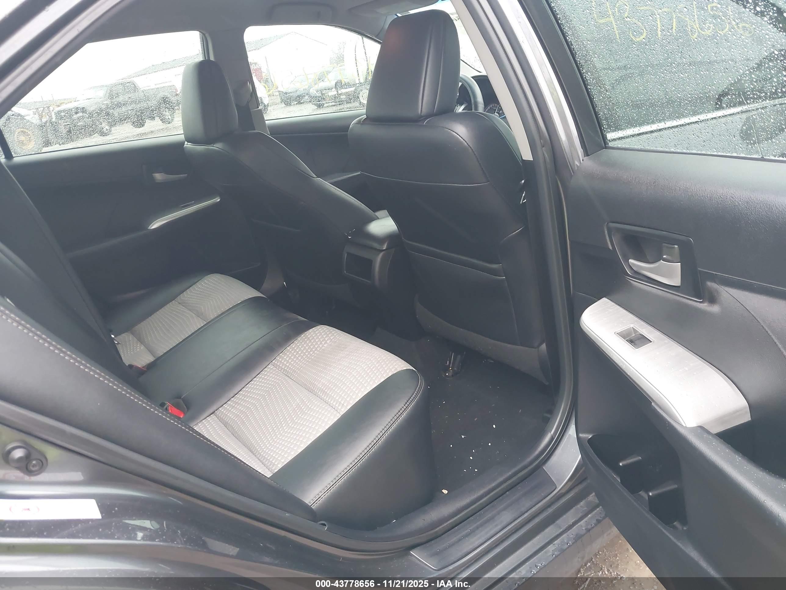 TOYOTA CAMRY image 8