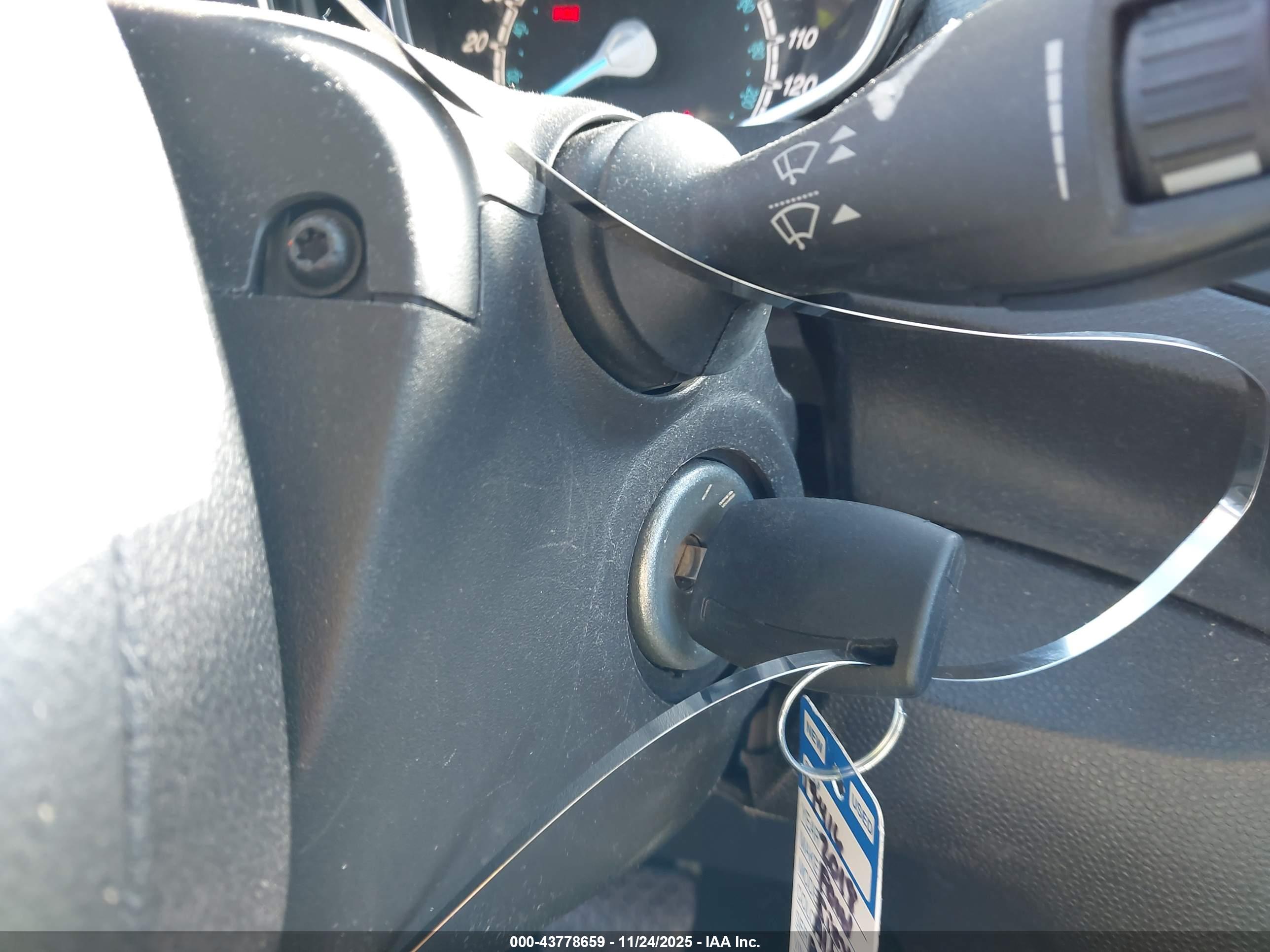 FORD FIESTA image 11