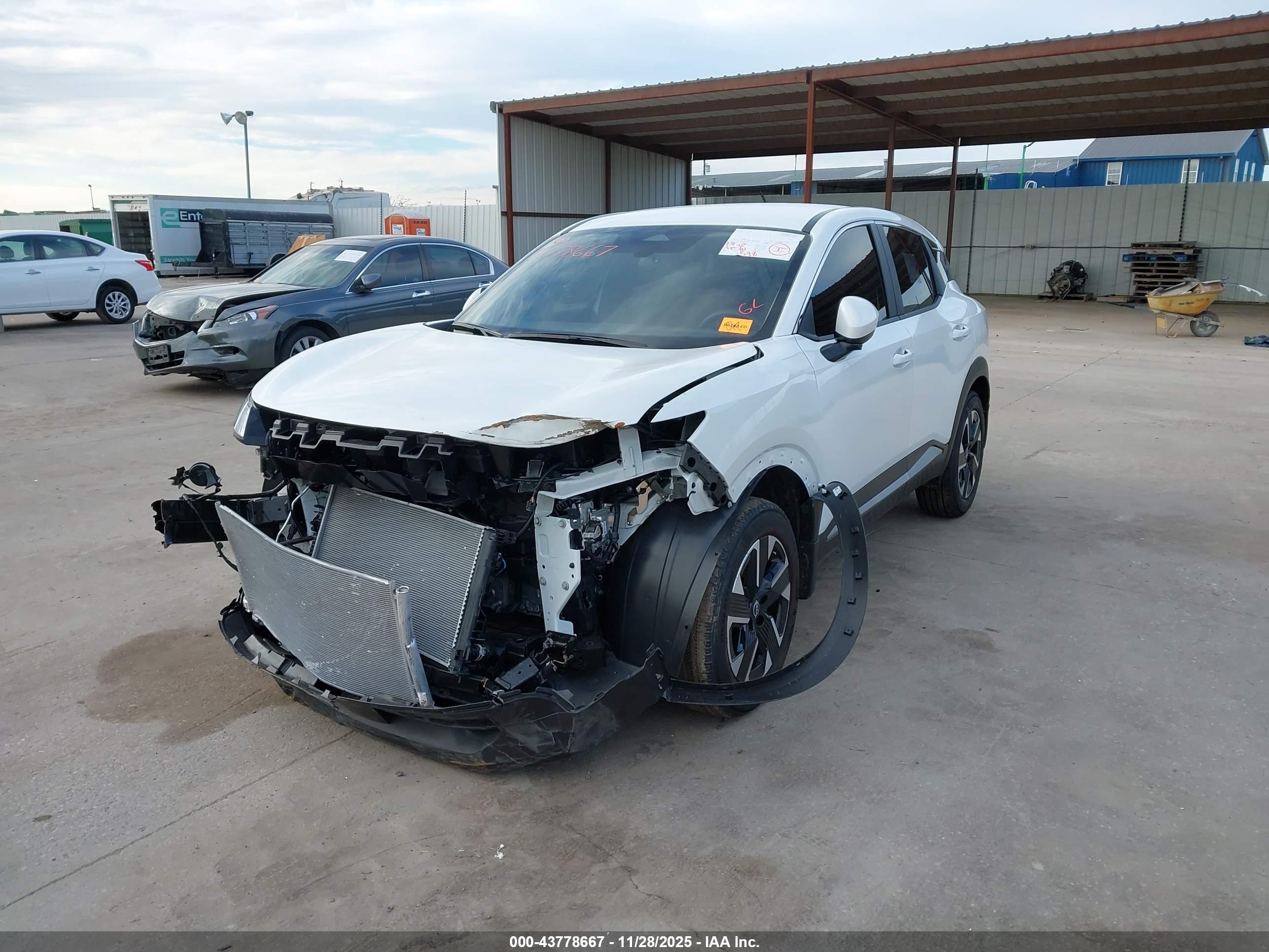 NISSAN KICKS image 2