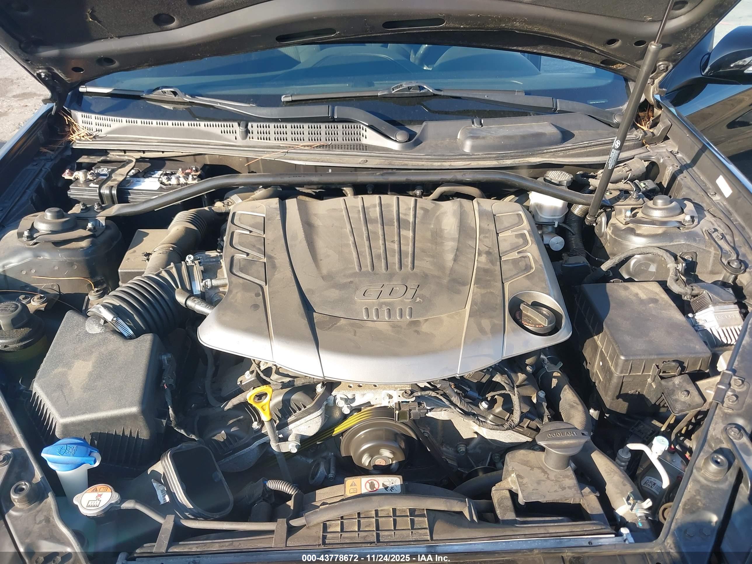 HYUNDAI GENESIS image 10