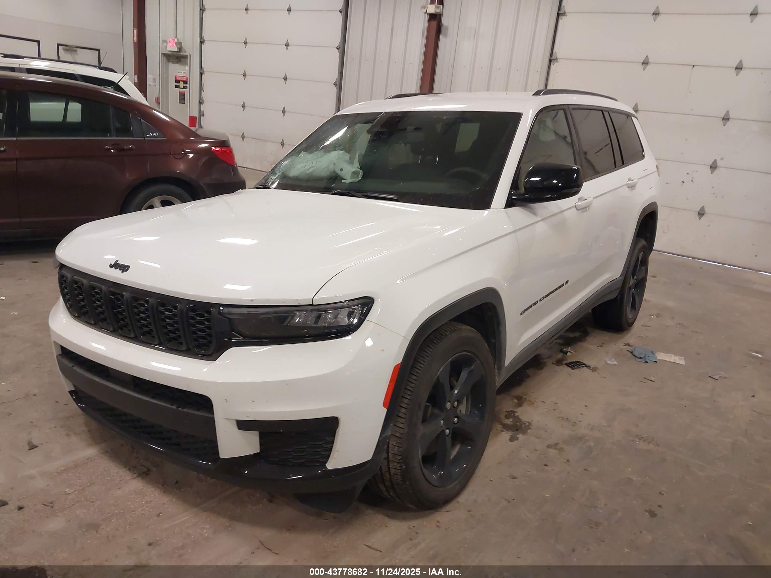 JEEP GRAND image 2