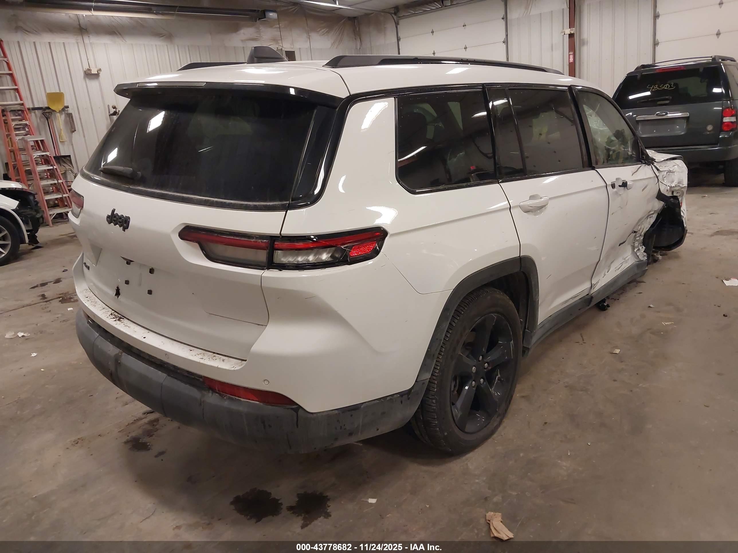 JEEP GRAND image 4