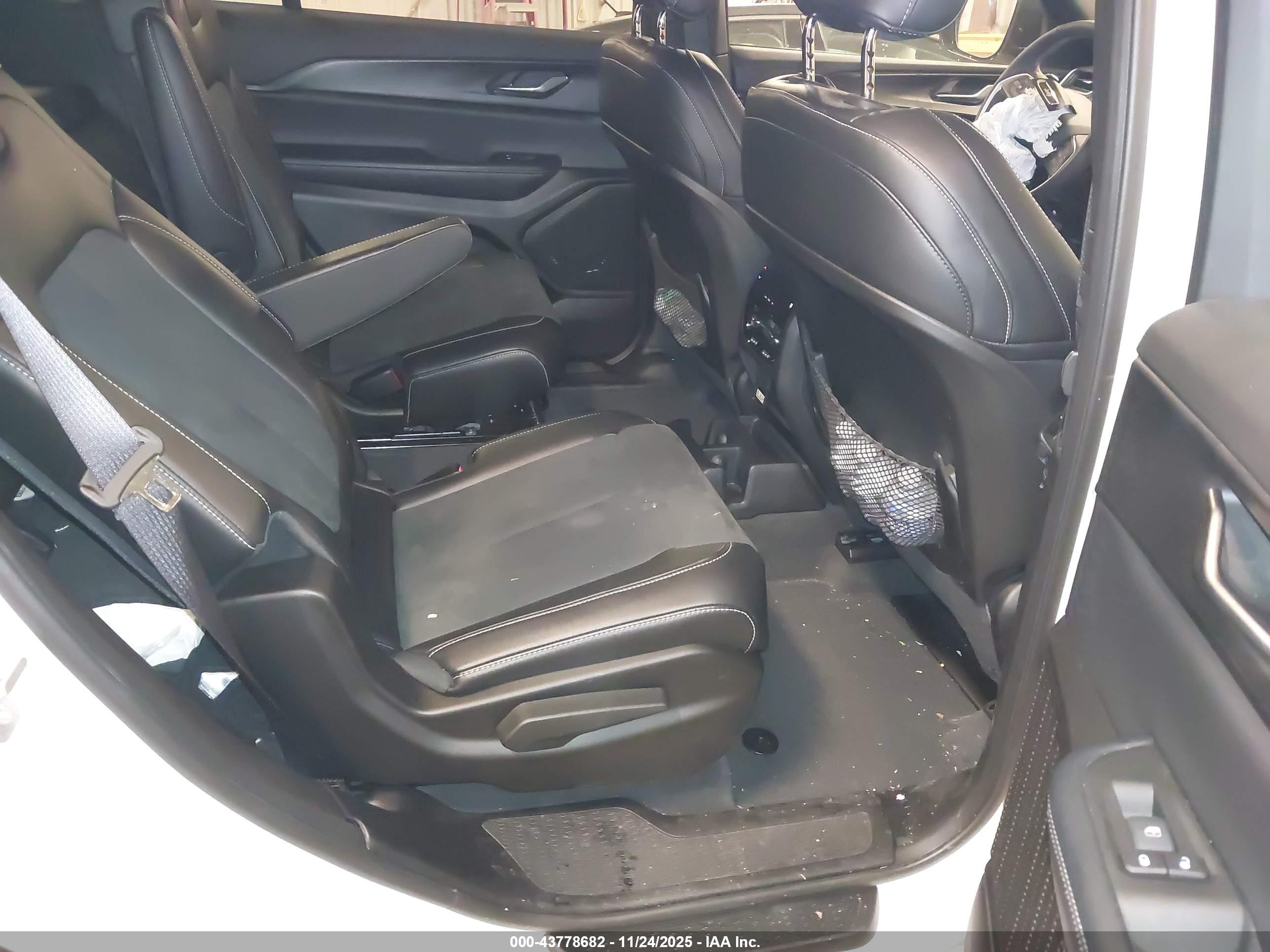 JEEP GRAND image 8