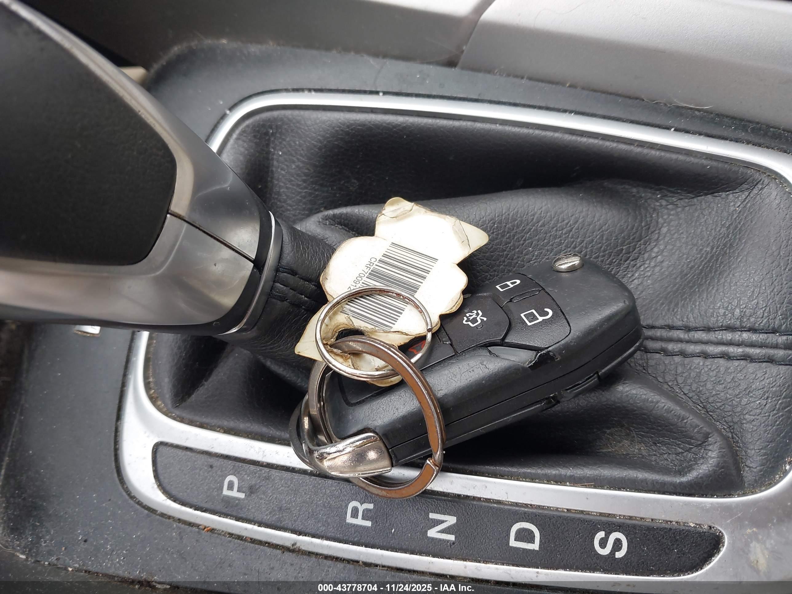 FORD FUSION image 11