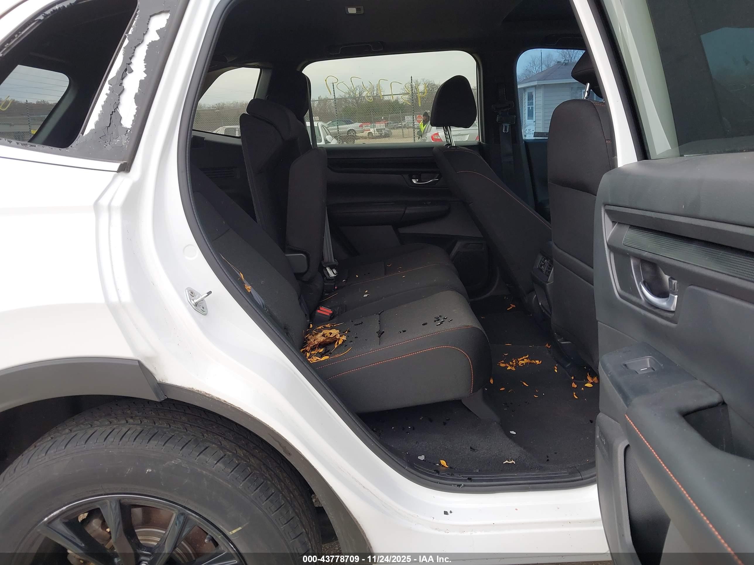 HONDA CR-V image 8