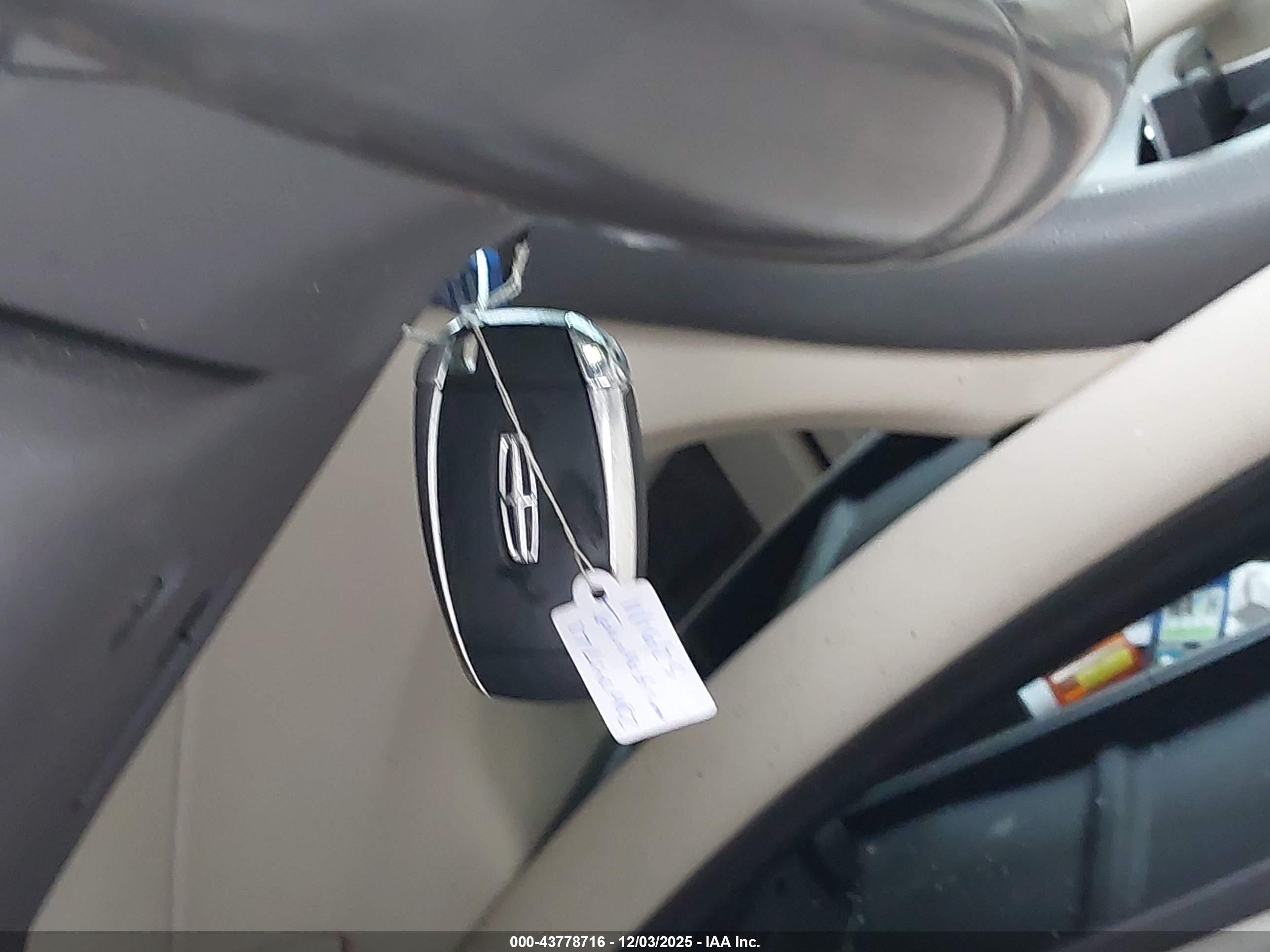 LINCOLN MKZ image 11
