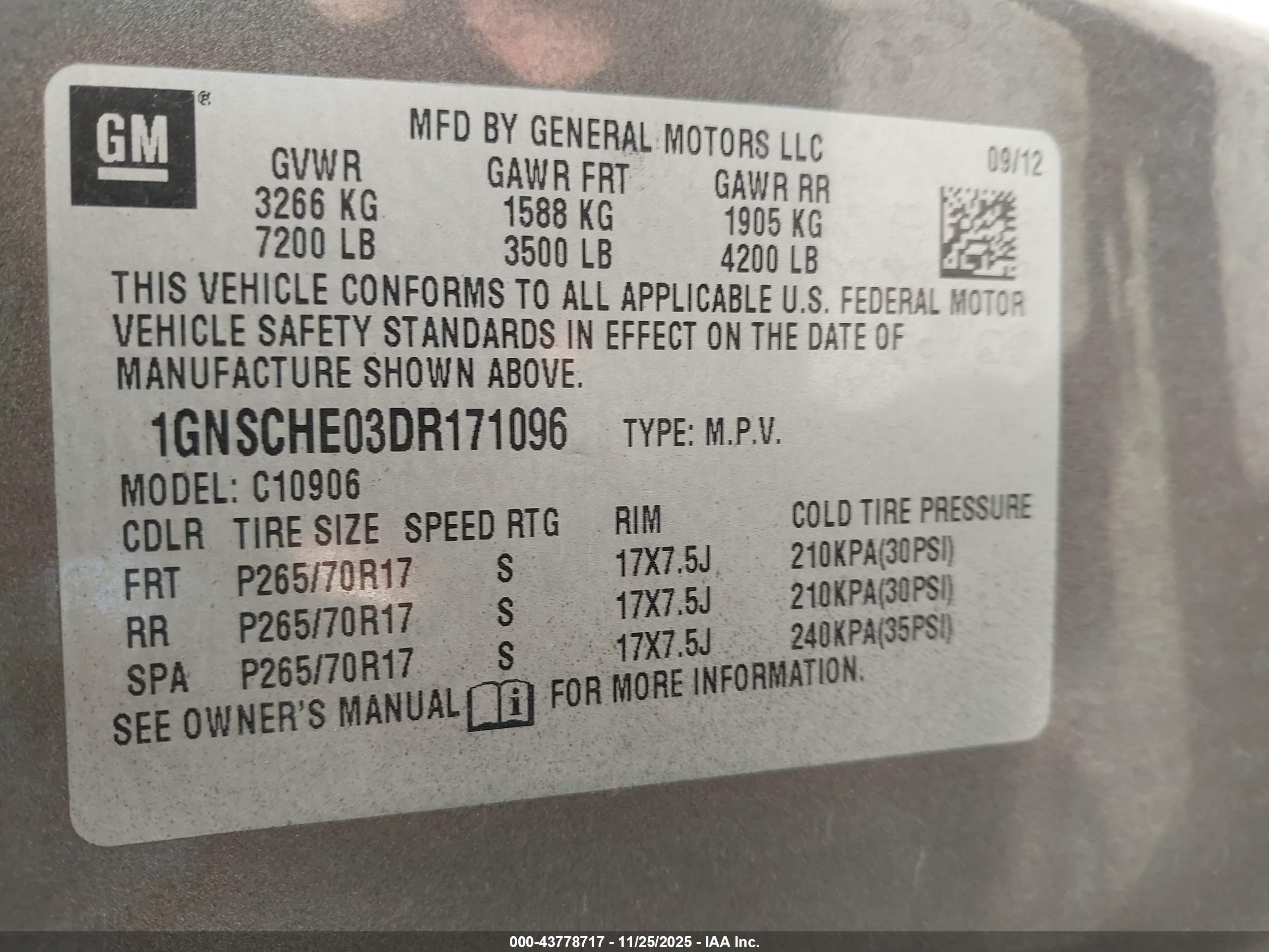 CHEVROLET SUBURBAN image 9