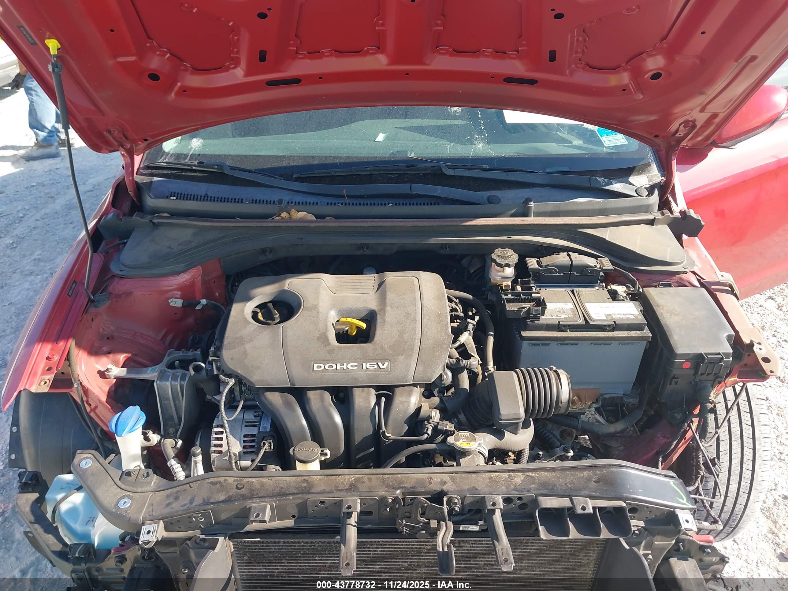 HYUNDAI ELANTRA image 10