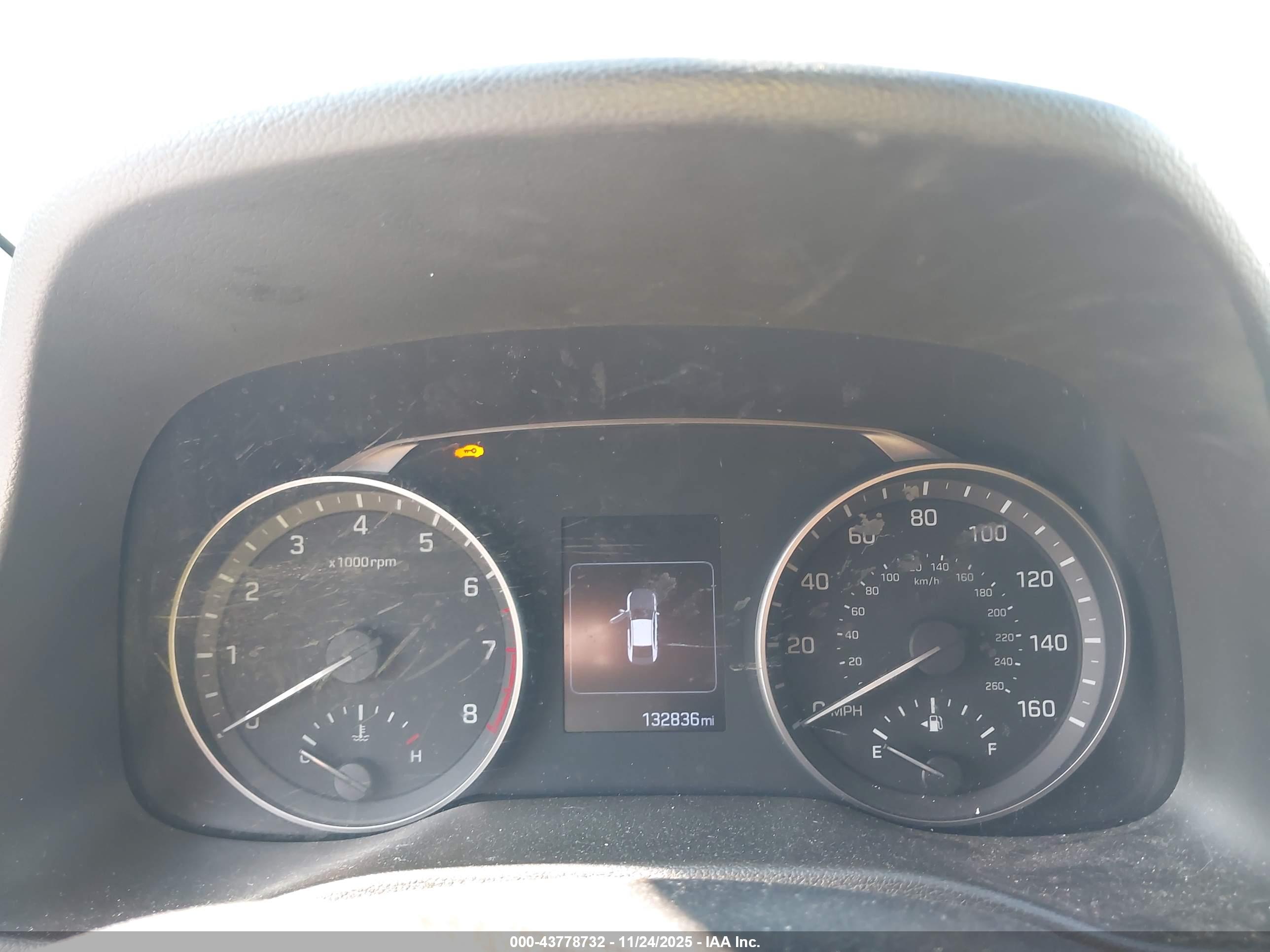 HYUNDAI ELANTRA image 7