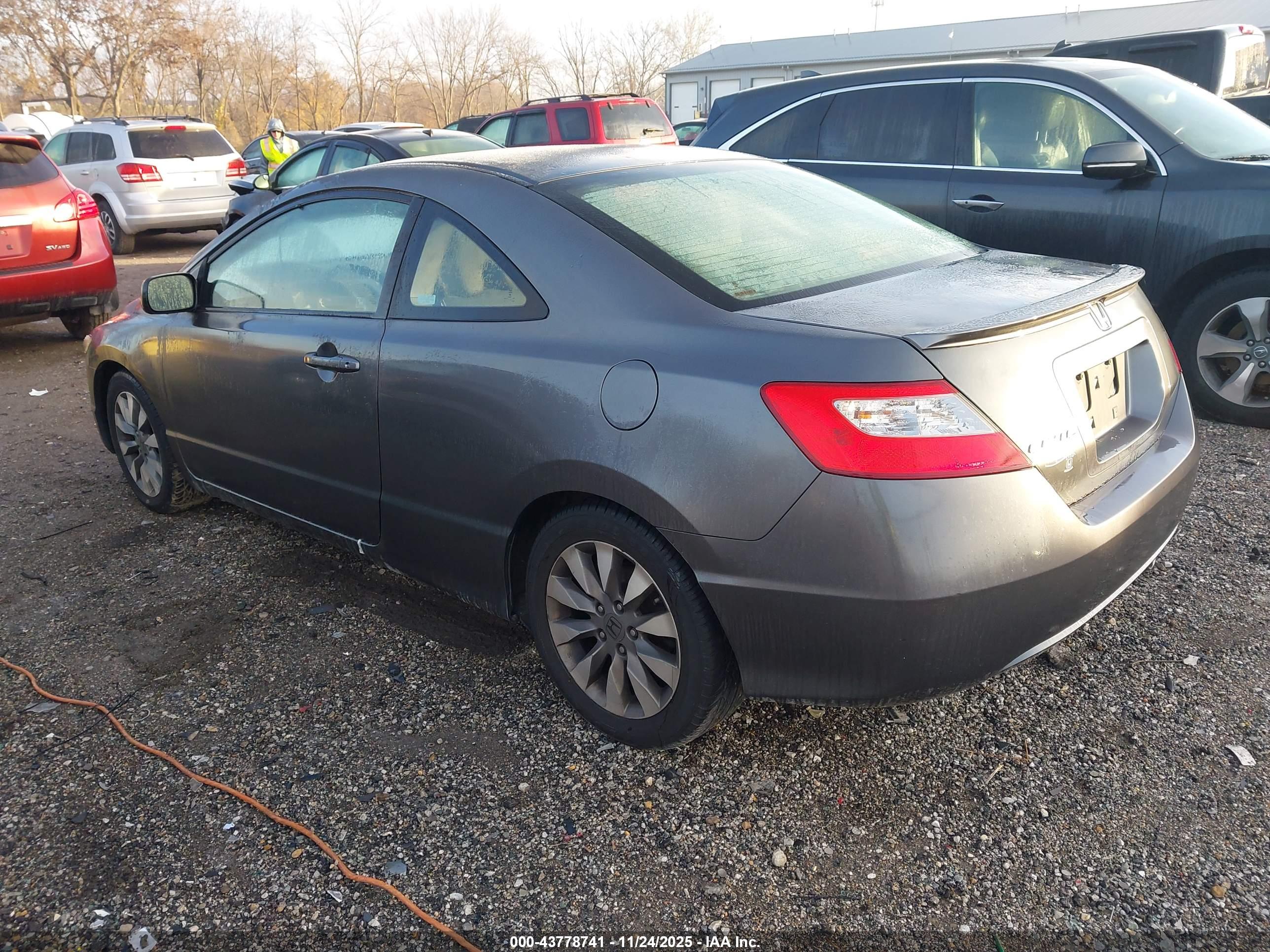 HONDA CIVIC image 3