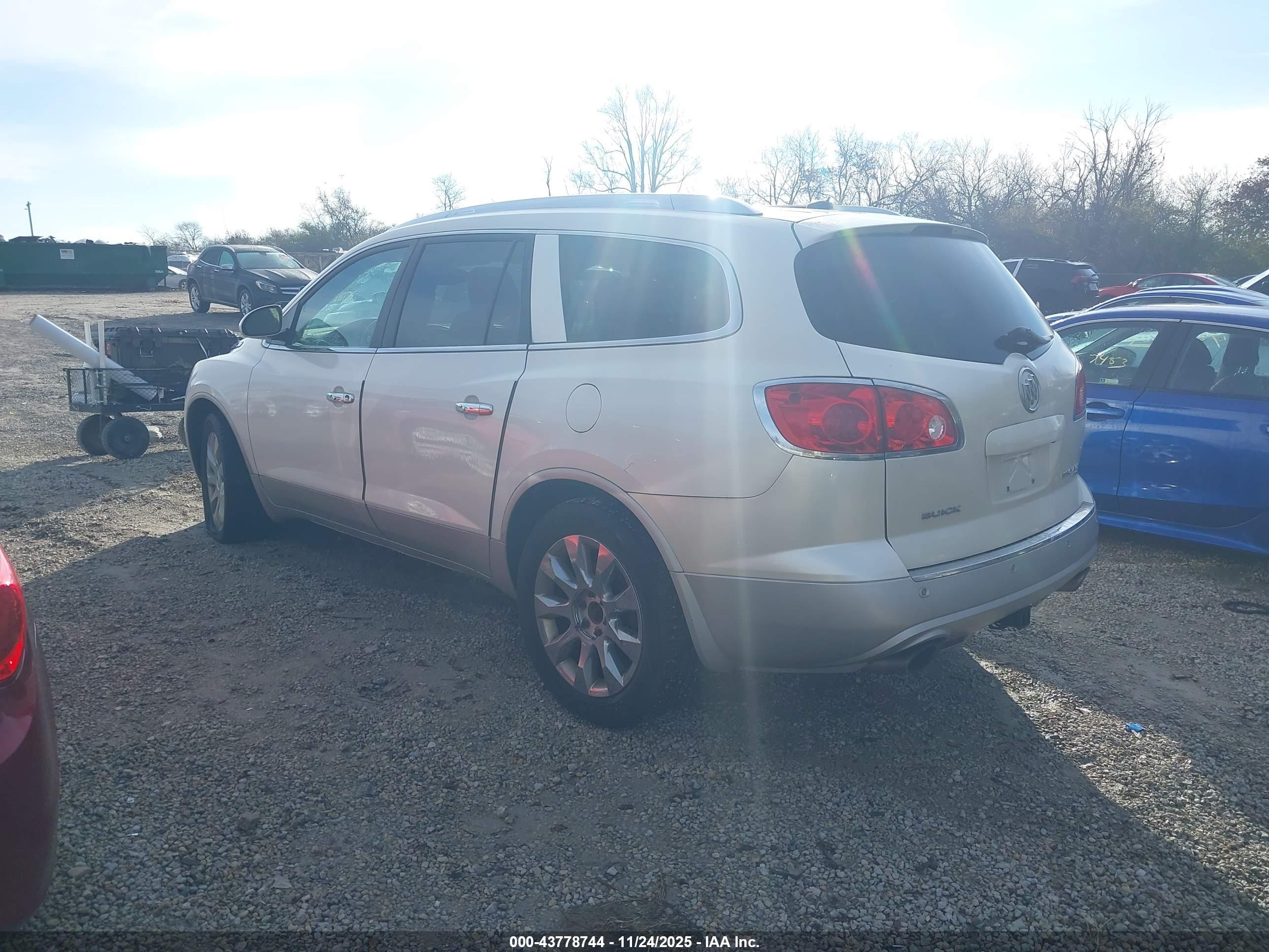 BUICK ENCLAVE image 3