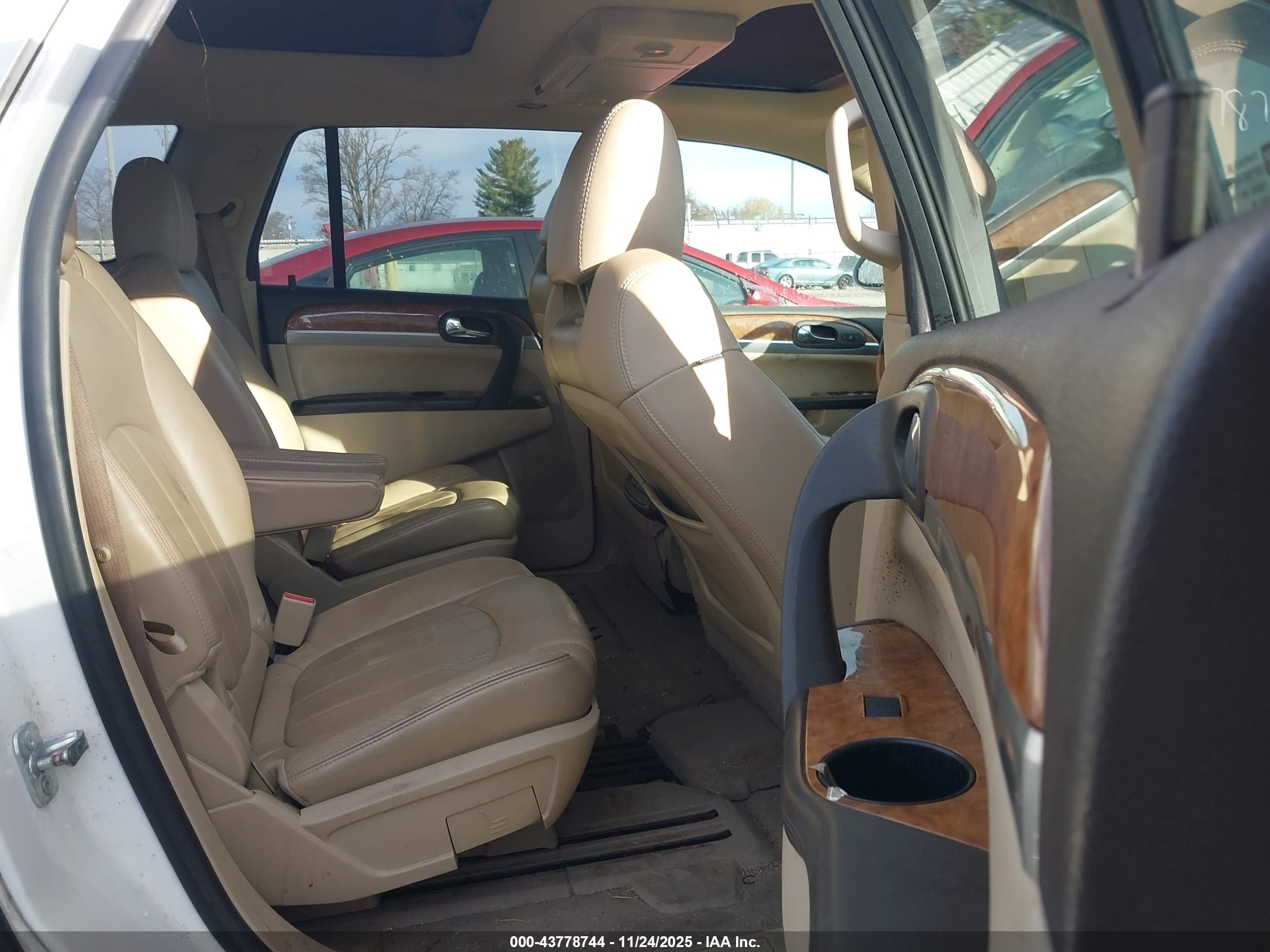 BUICK ENCLAVE image 8