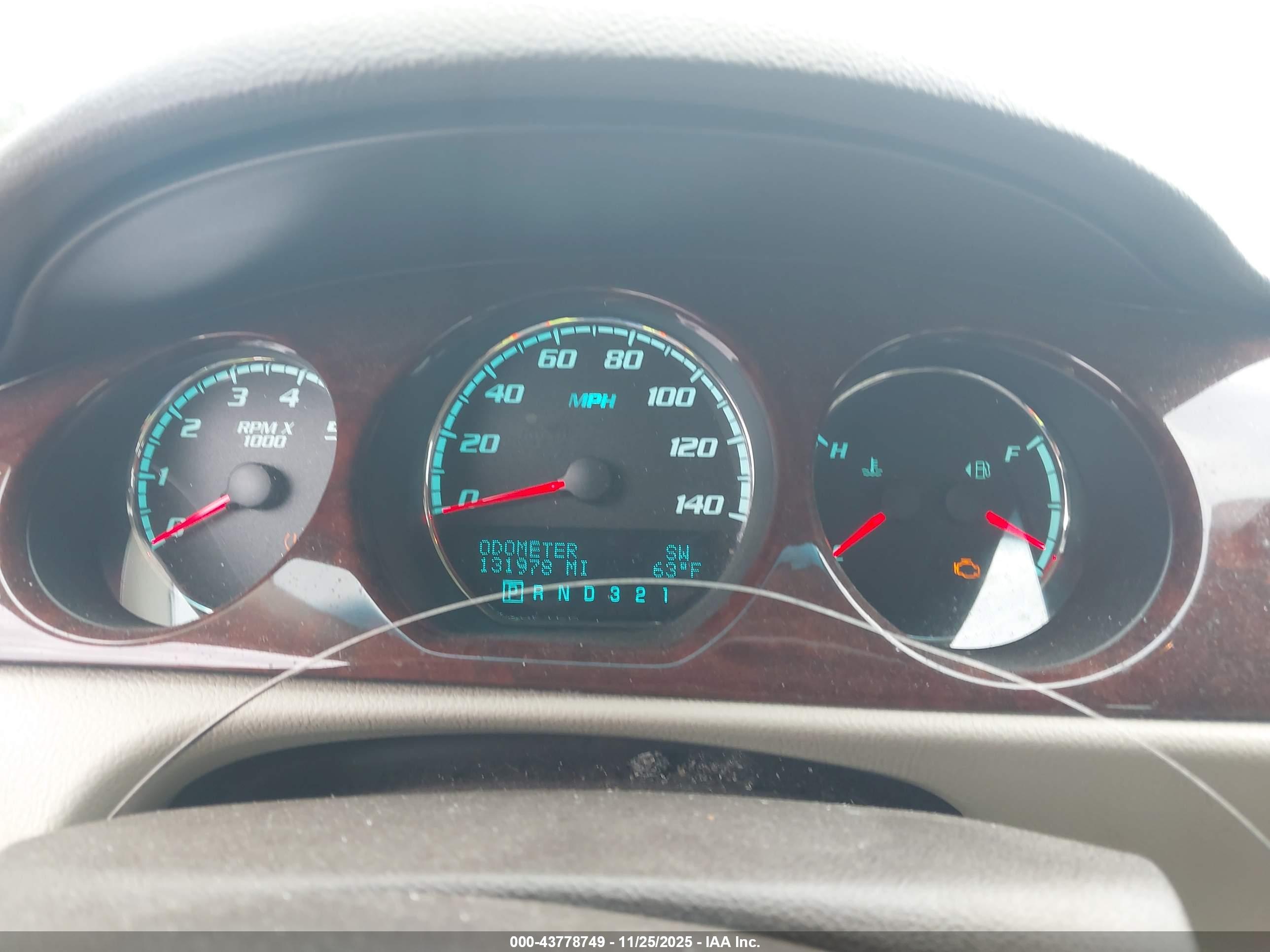 BUICK LUCERNE image 7