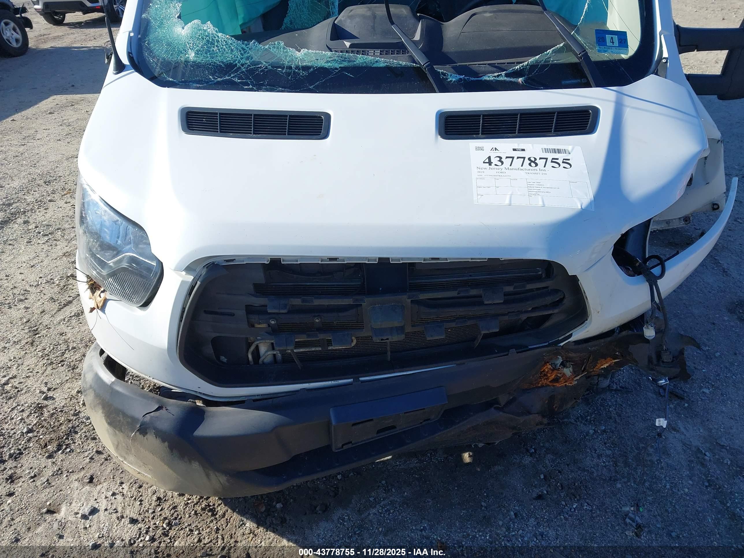 FORD TRANSIT-250 image 10