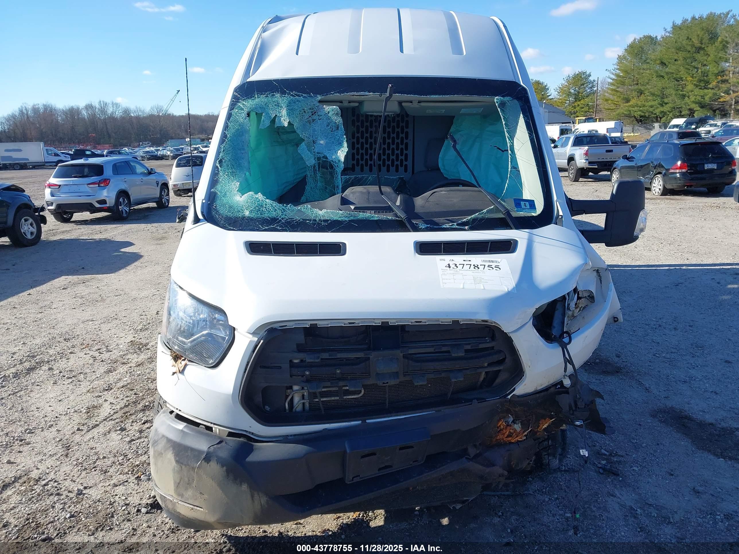 FORD TRANSIT-250 image 6