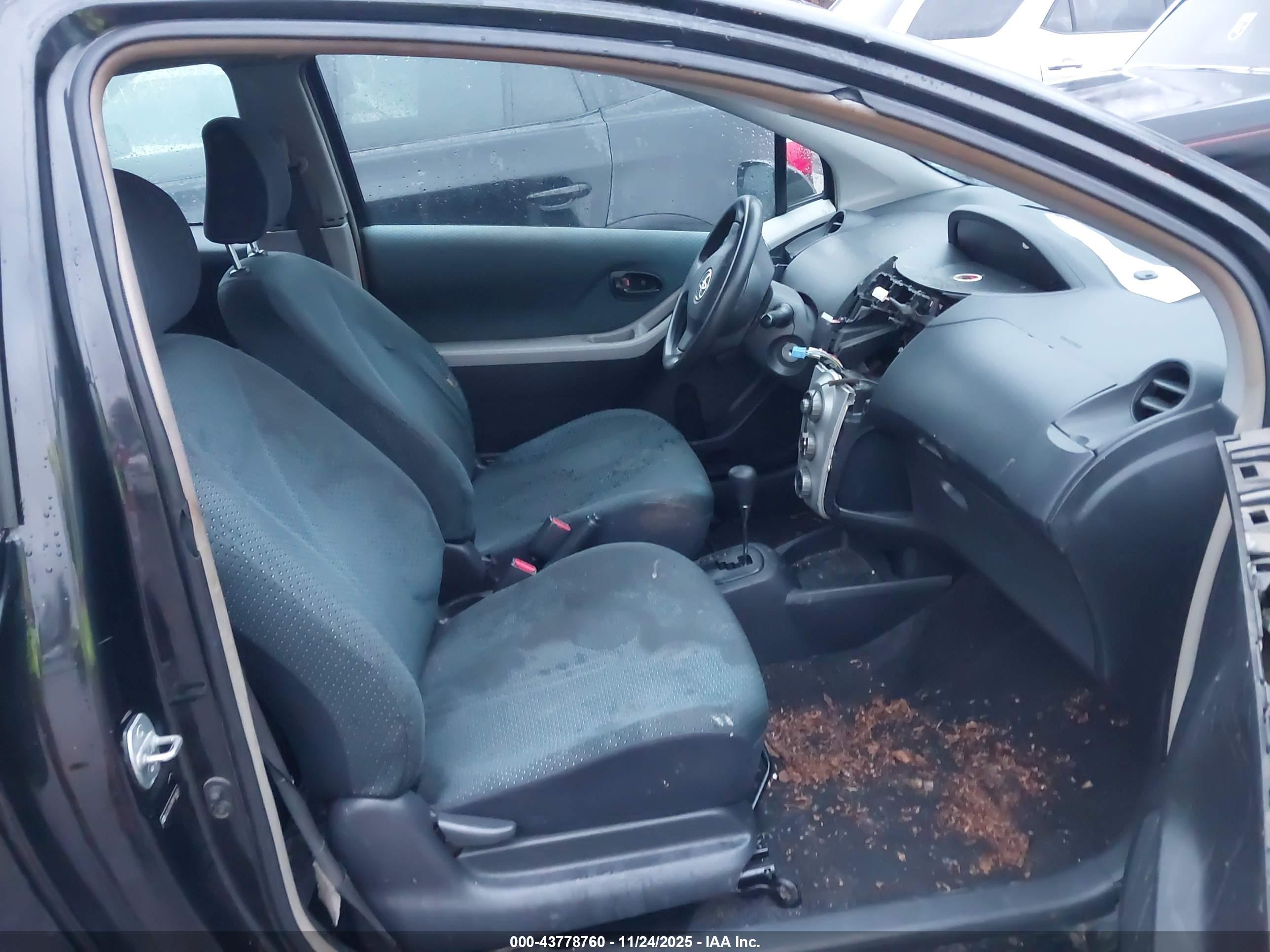TOYOTA YARIS image 5