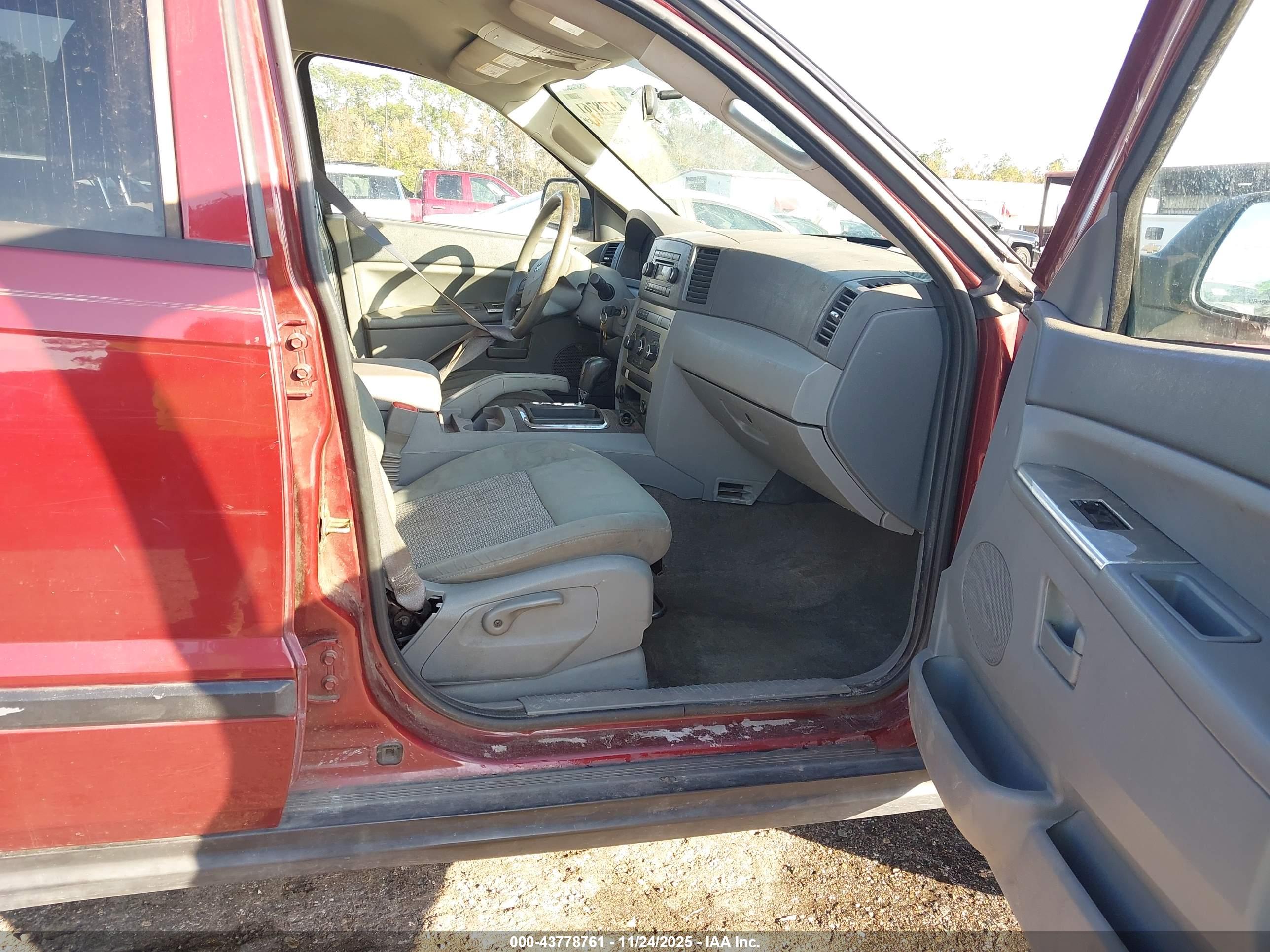 JEEP GRAND image 5